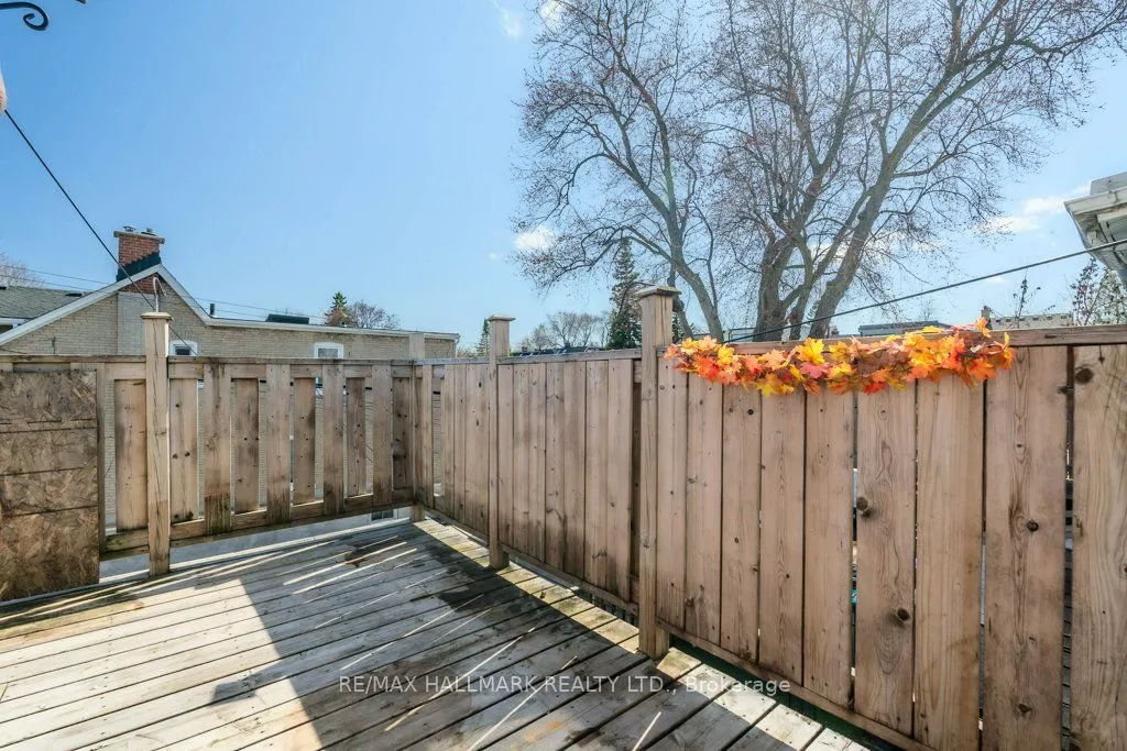 935 Kingston Road