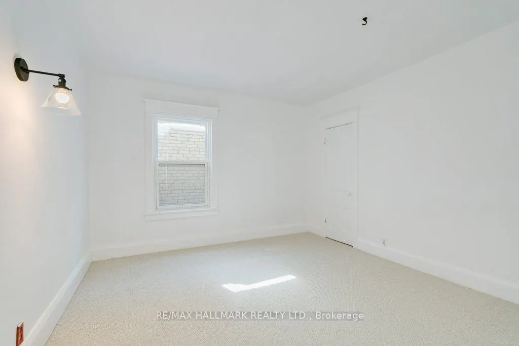 935 Kingston Road