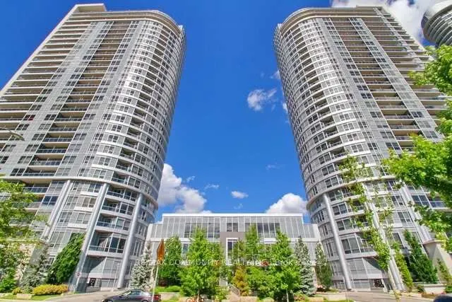 181 Village Green Square, #2821