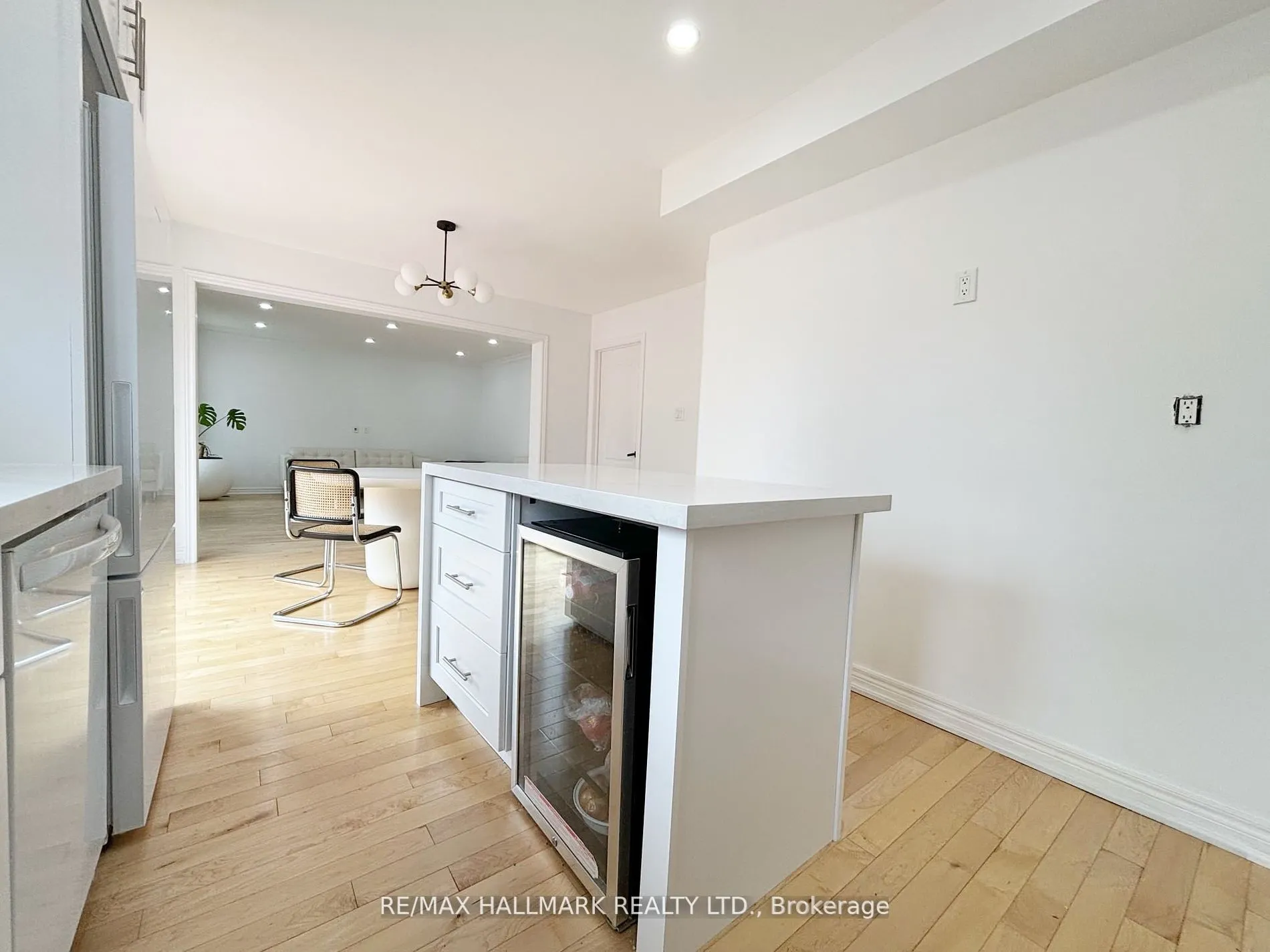 60 Morland Crescent