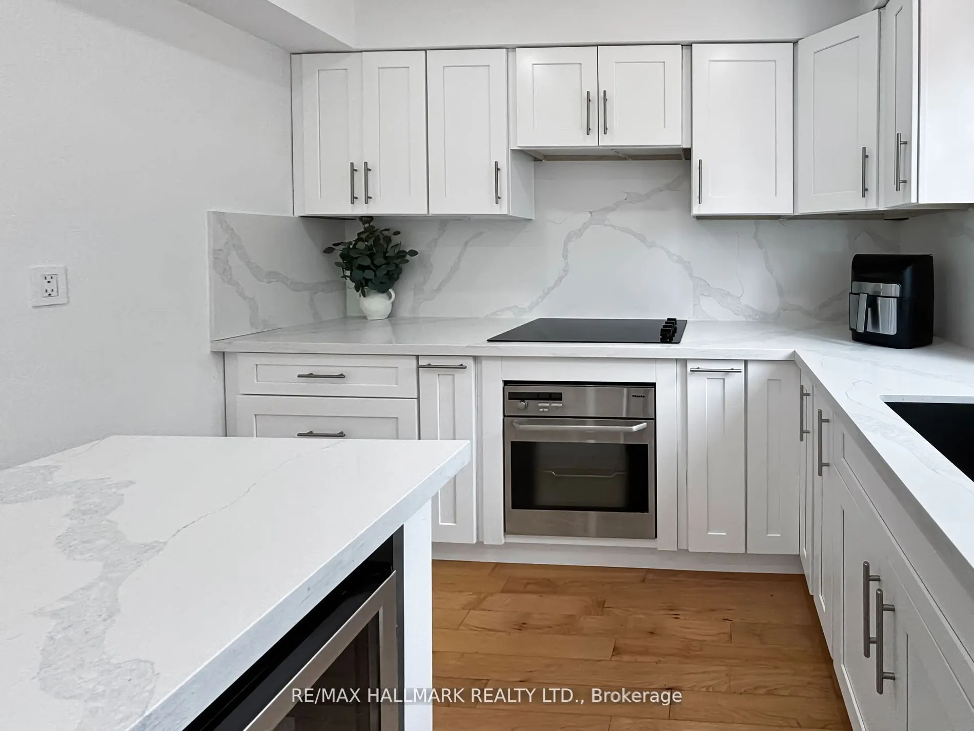 60 Morland Crescent