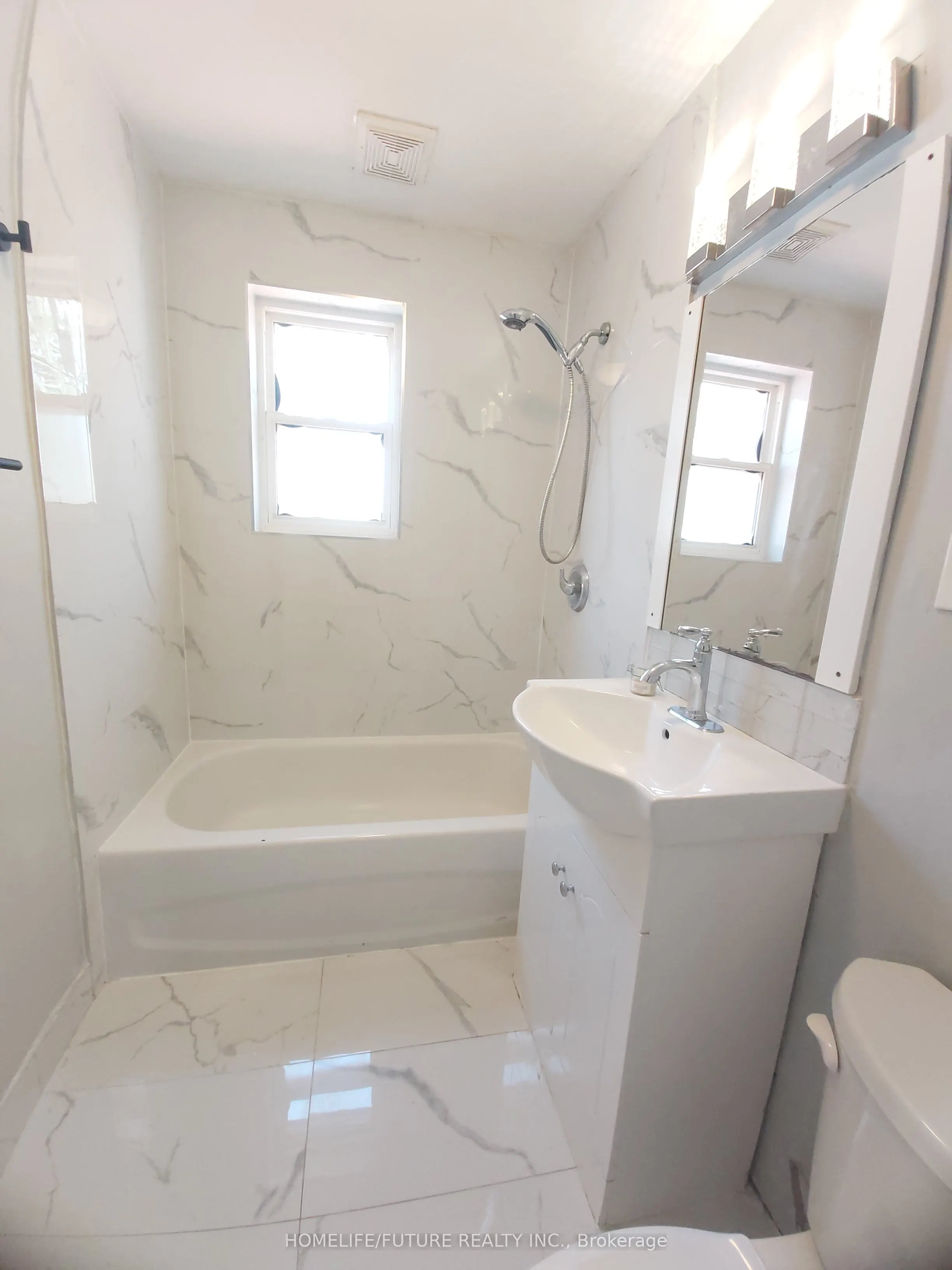 226 Oakridge Drive