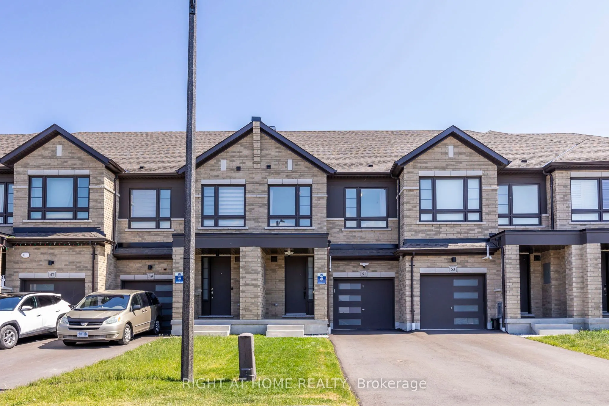 51 Peter Hogg Court