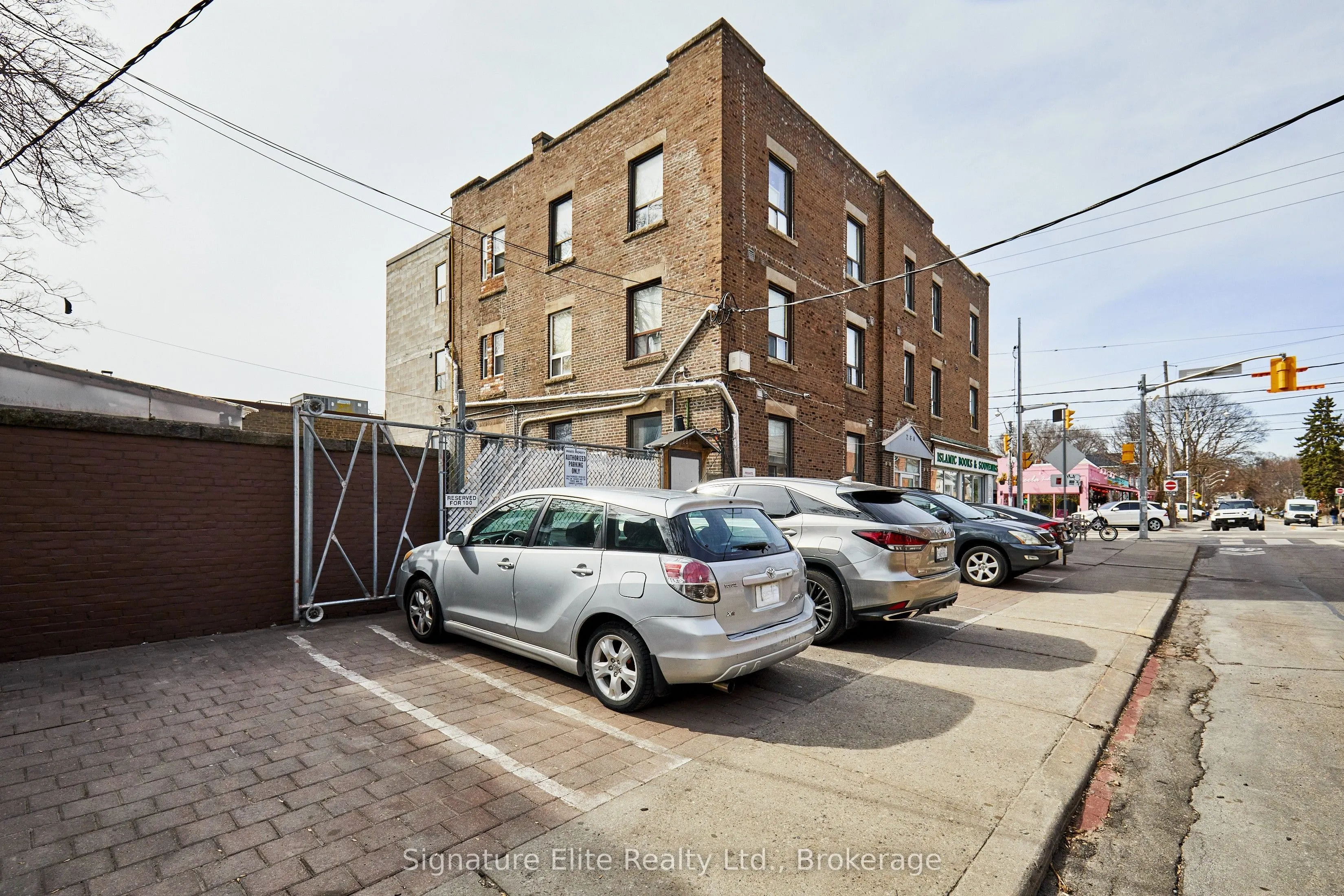 1395 Gerrard Street E