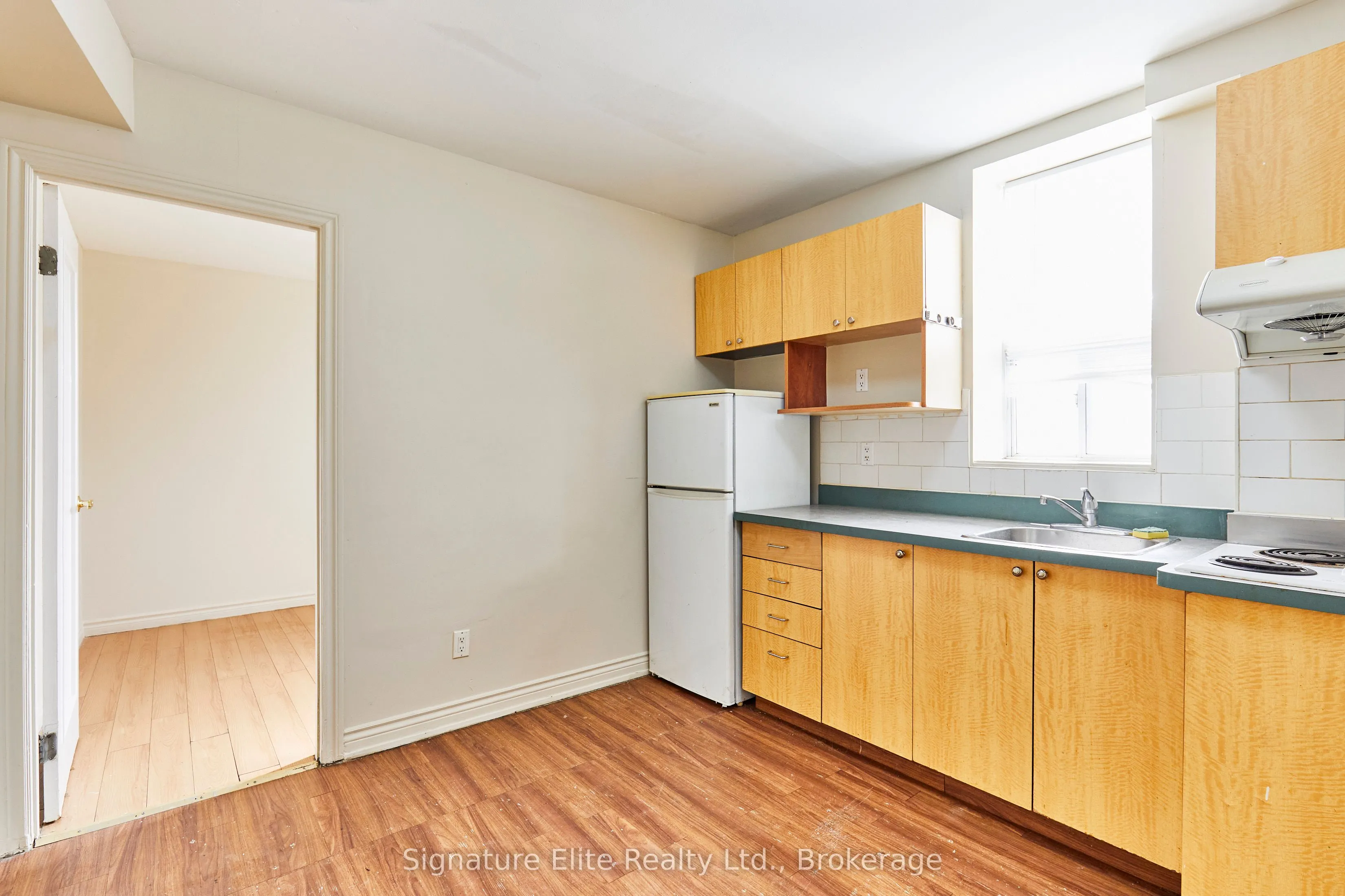 1395 Gerrard Street E