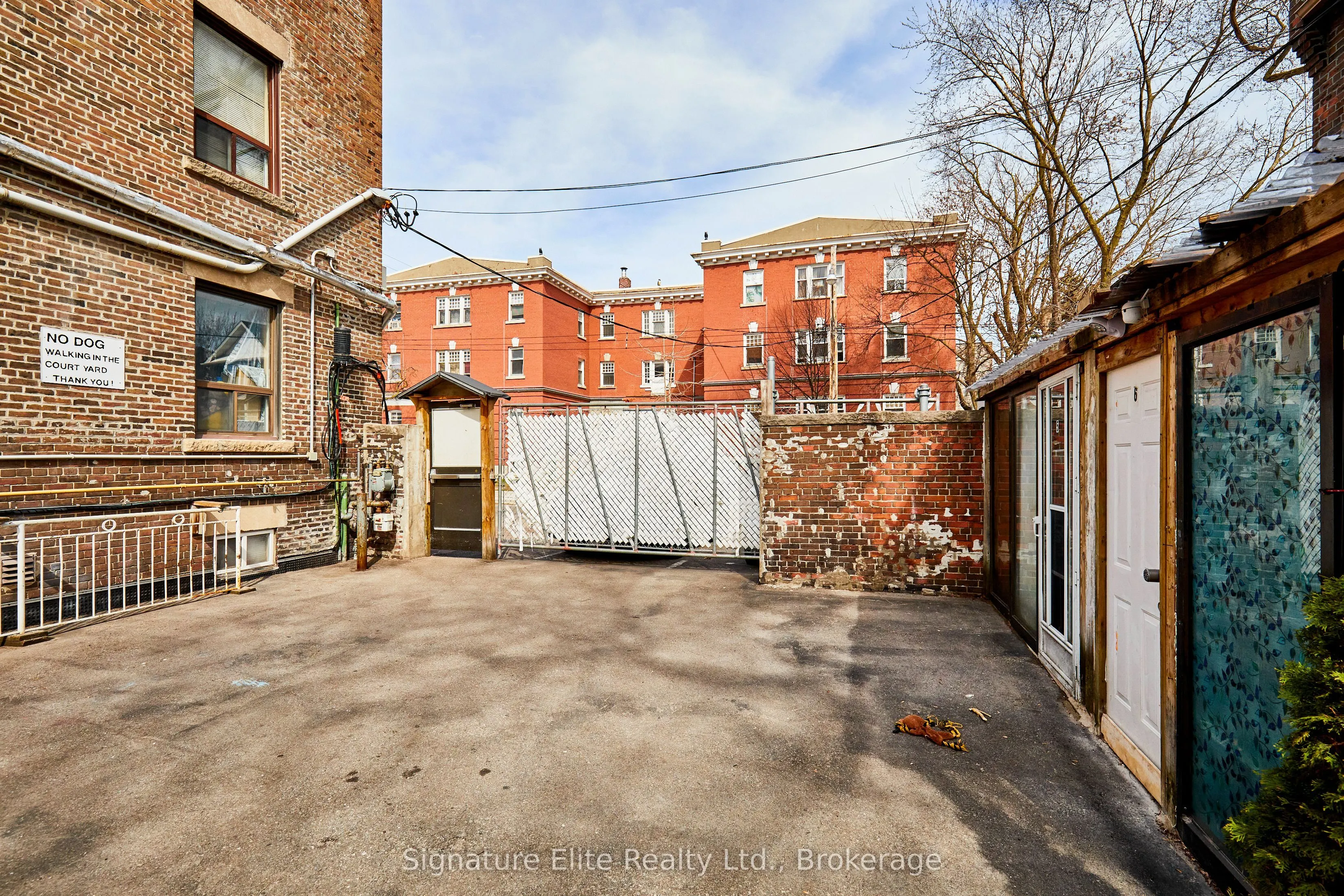 1395 Gerrard Street E