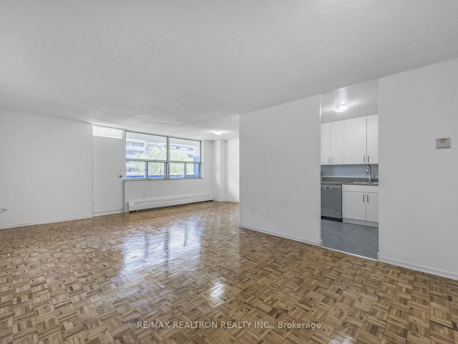 5 Glamorgan Avenue, #412