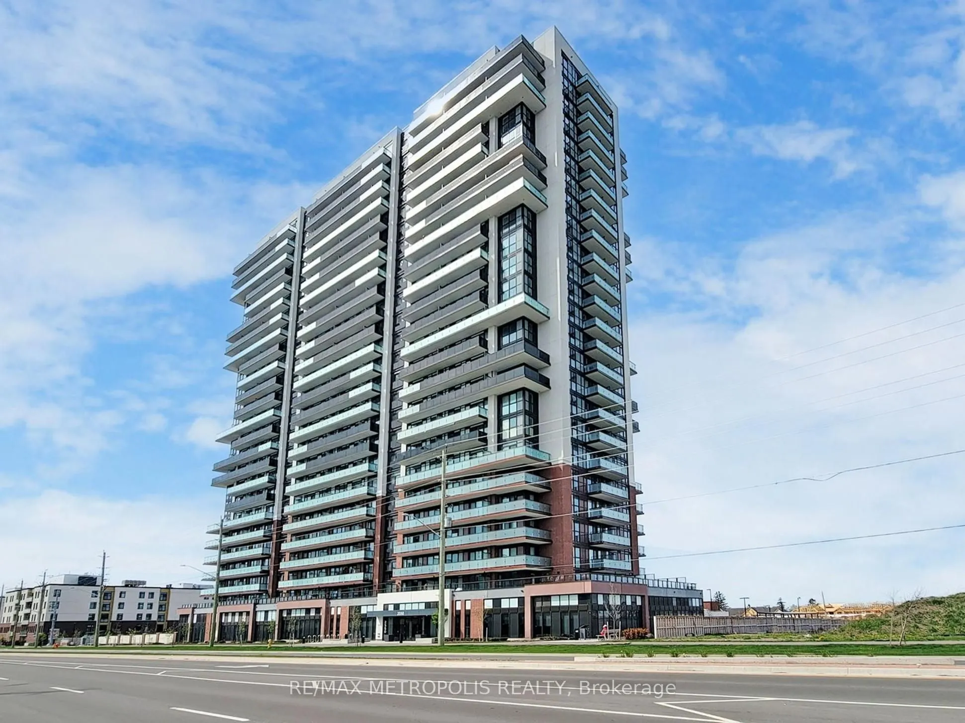 2550 Simcoe Street N, #2020