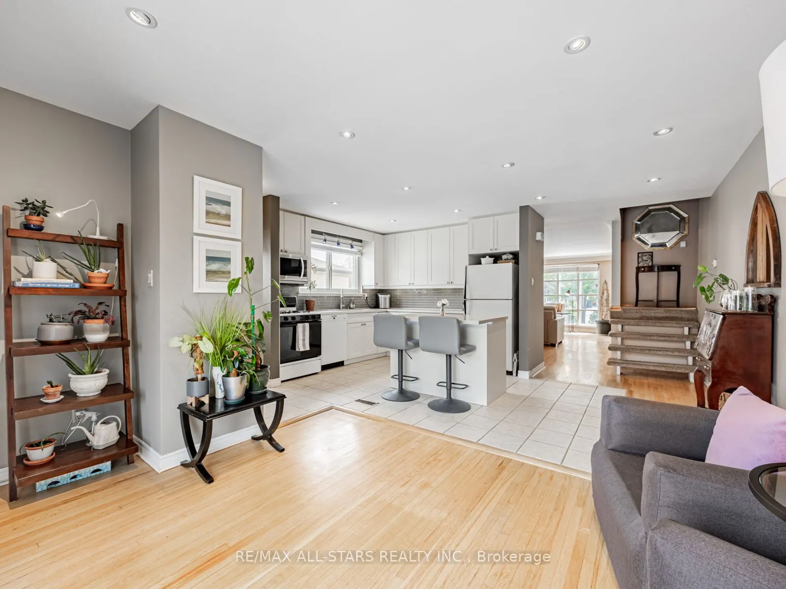 220 Catalina Drive