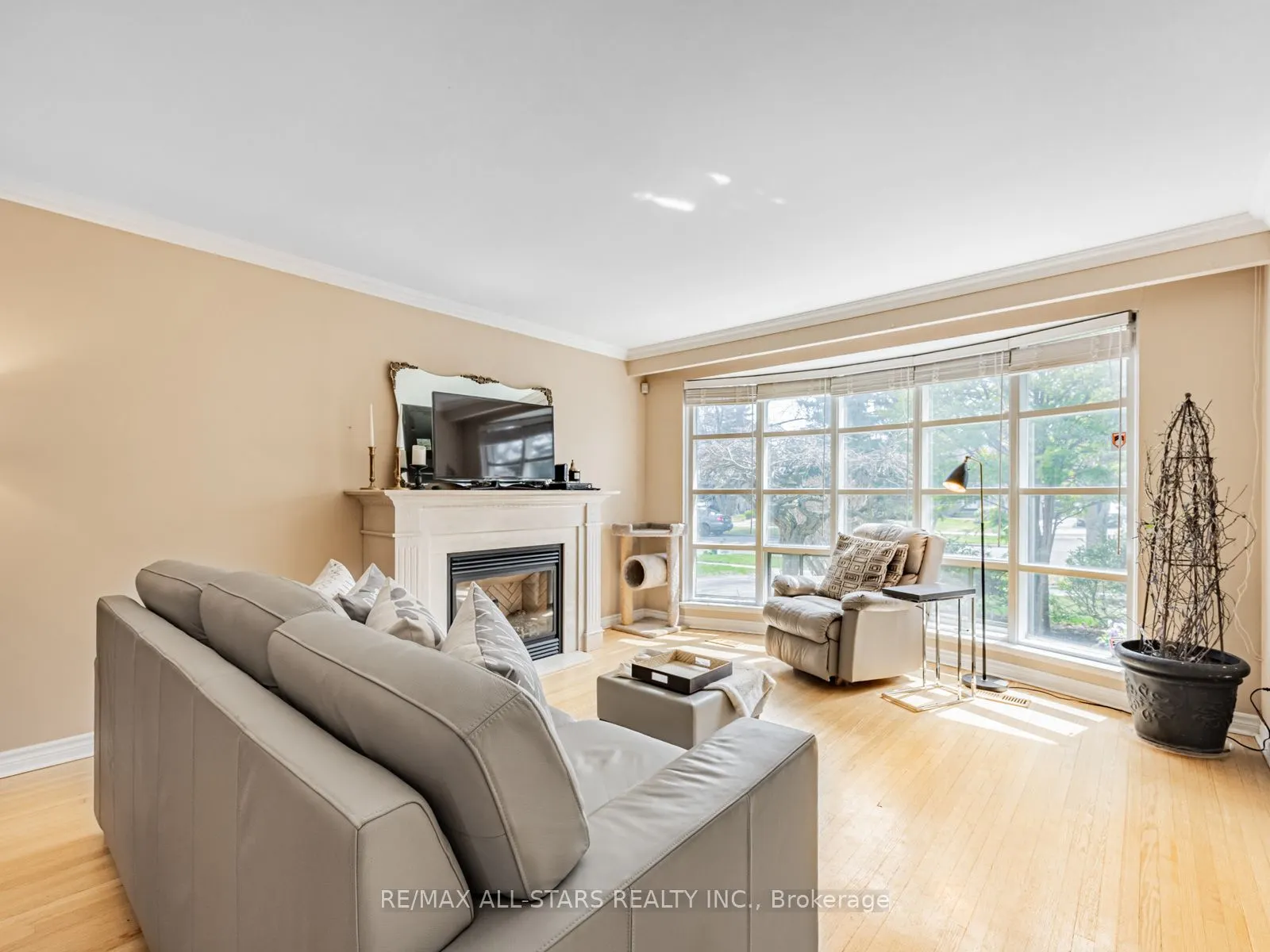 220 Catalina Drive