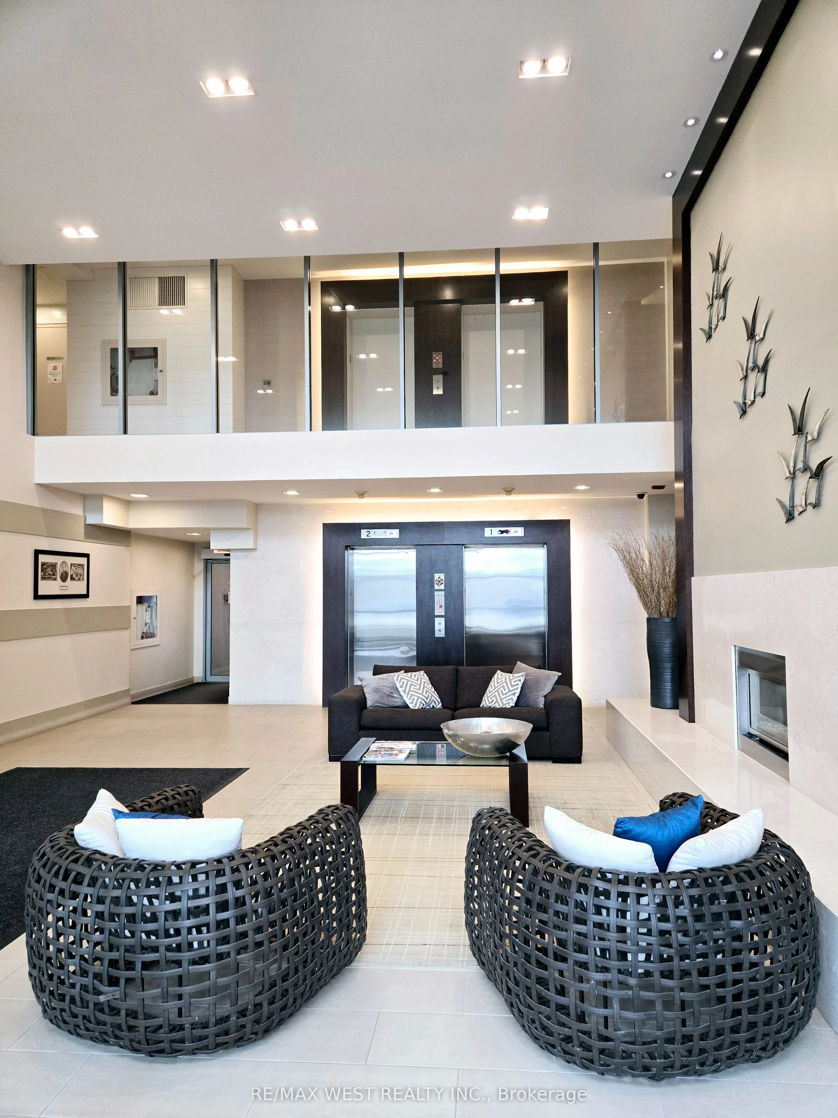 1600 Charles Street #302