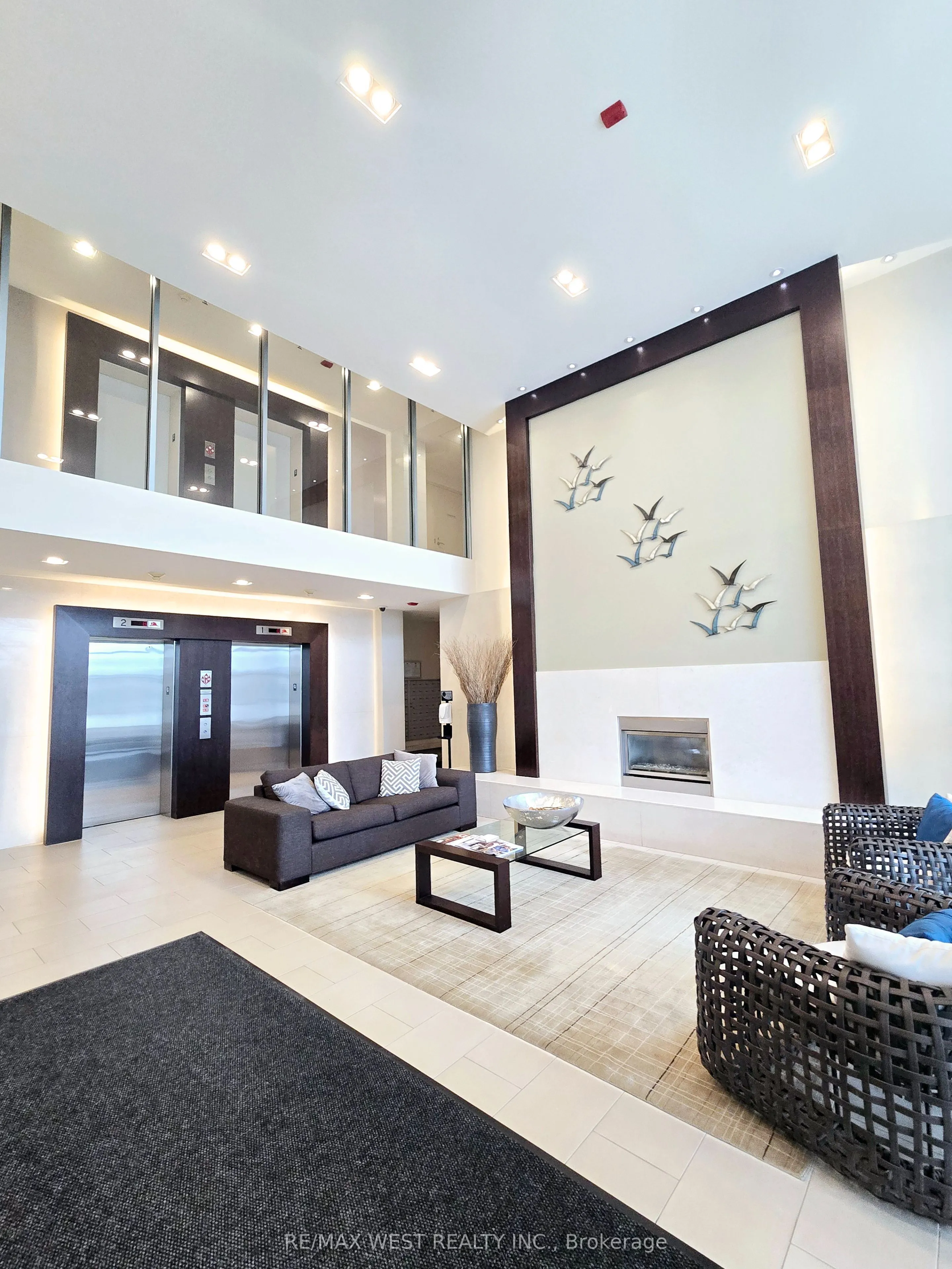 1600 Charles Street #302