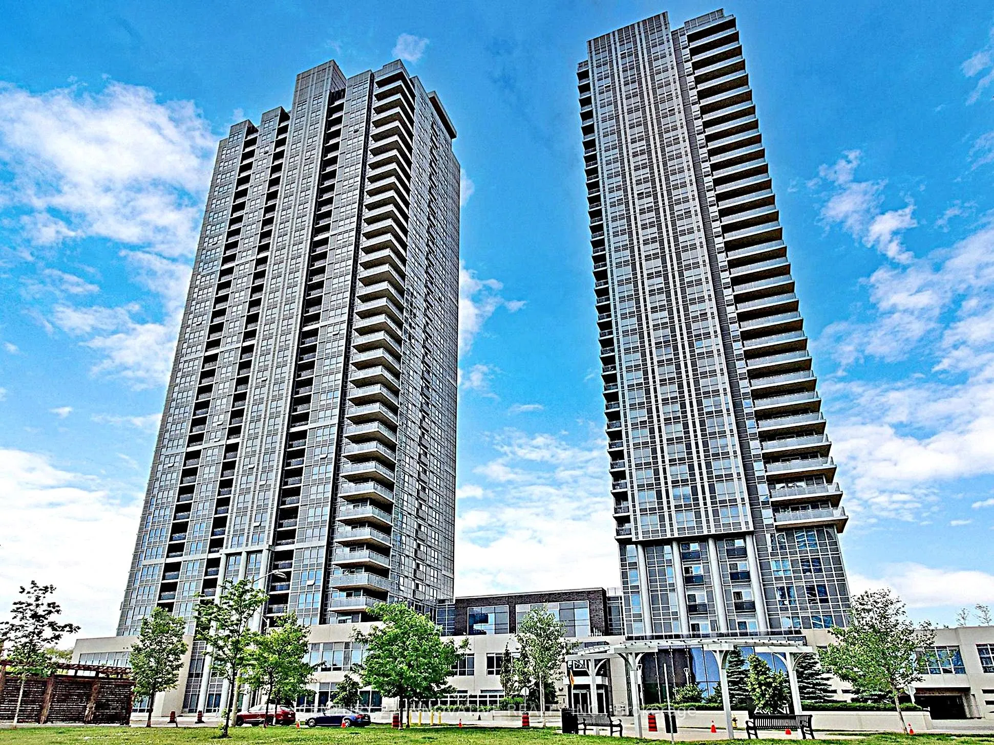 275 Village Green Square, #2616