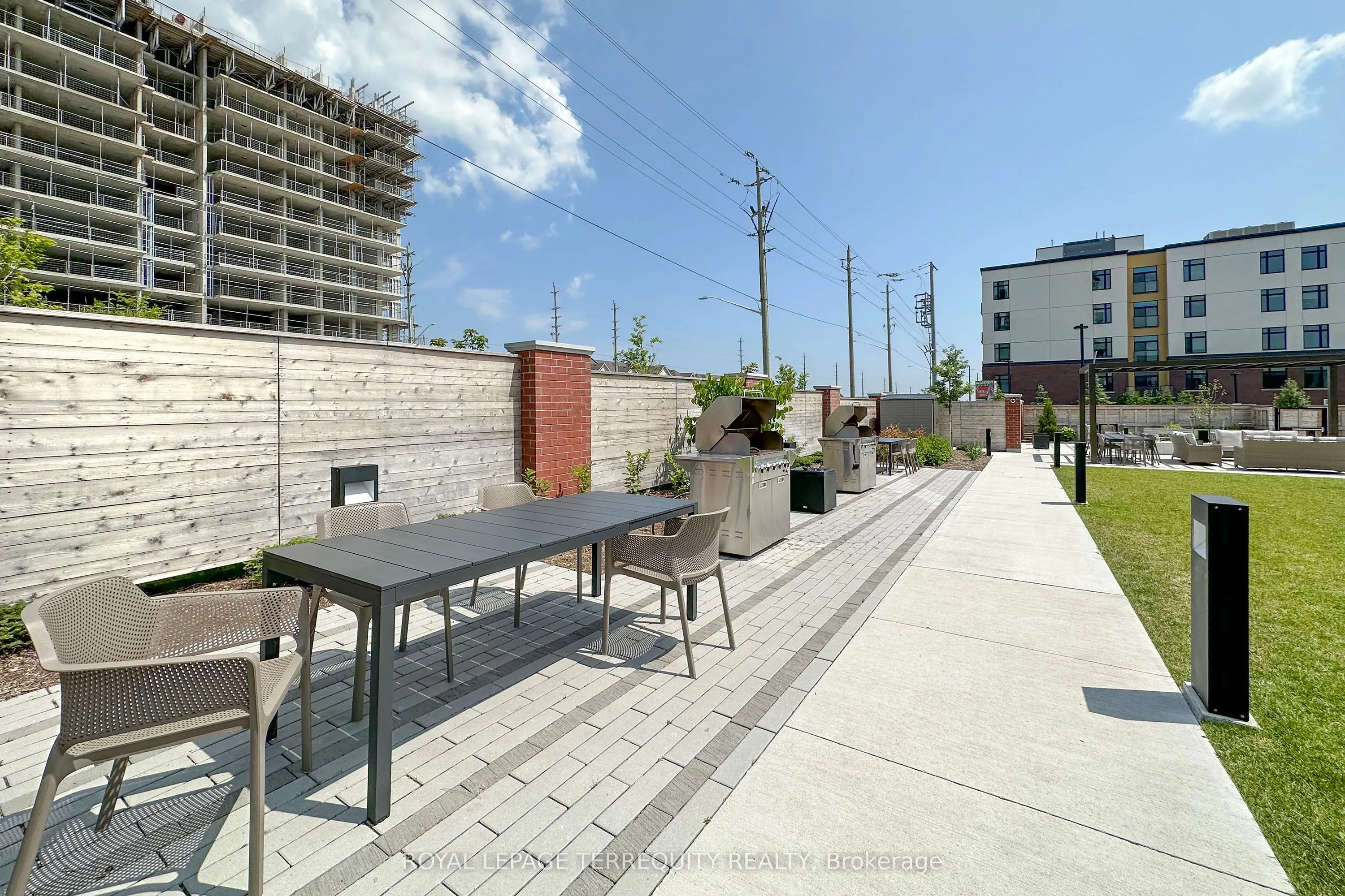 2550 Simcoe Street N #318