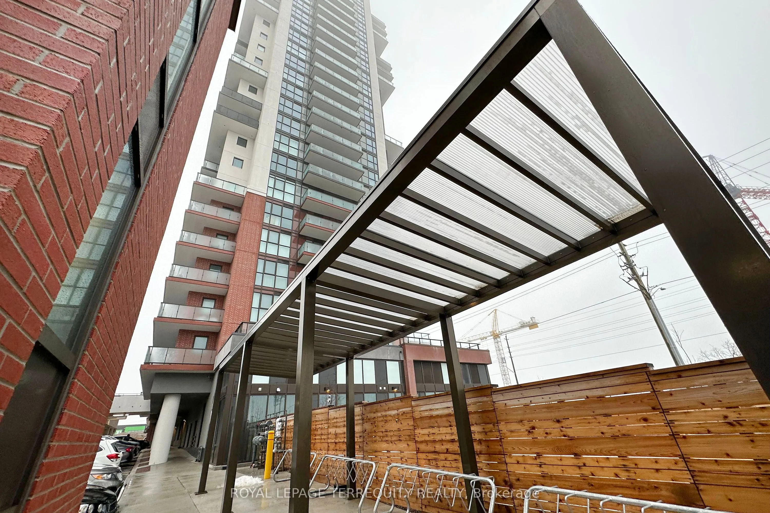 2550 Simcoe Street N #318