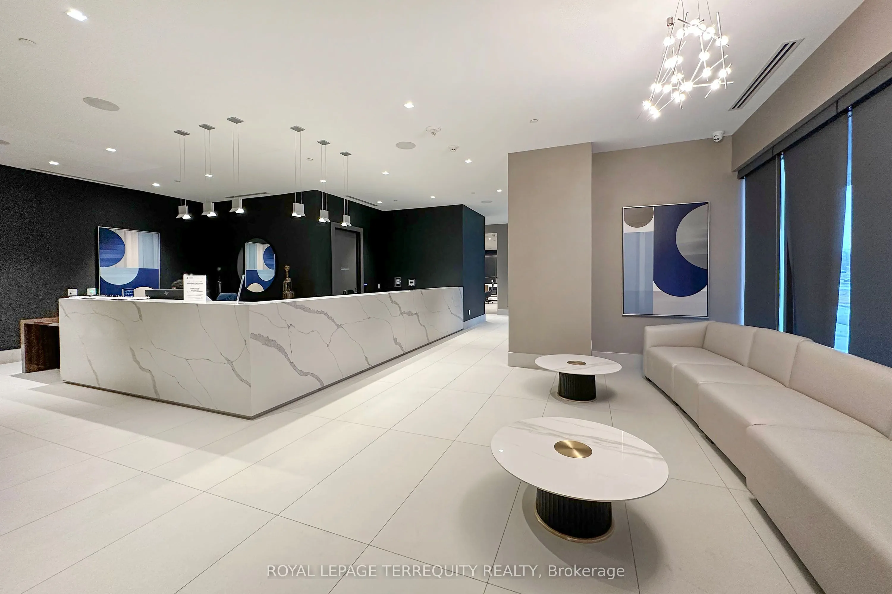 2550 Simcoe Street N #318