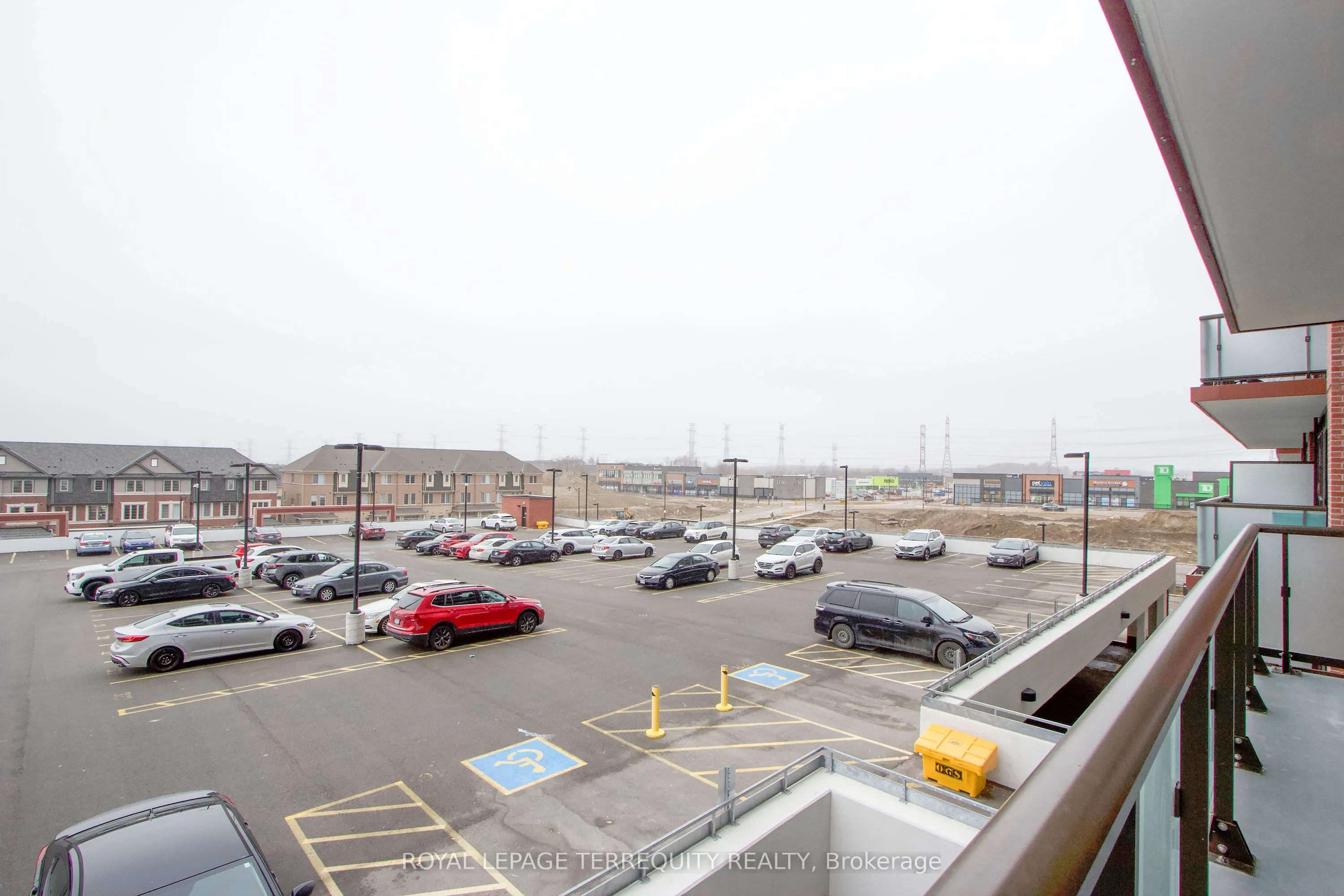 2550 Simcoe Street N #318