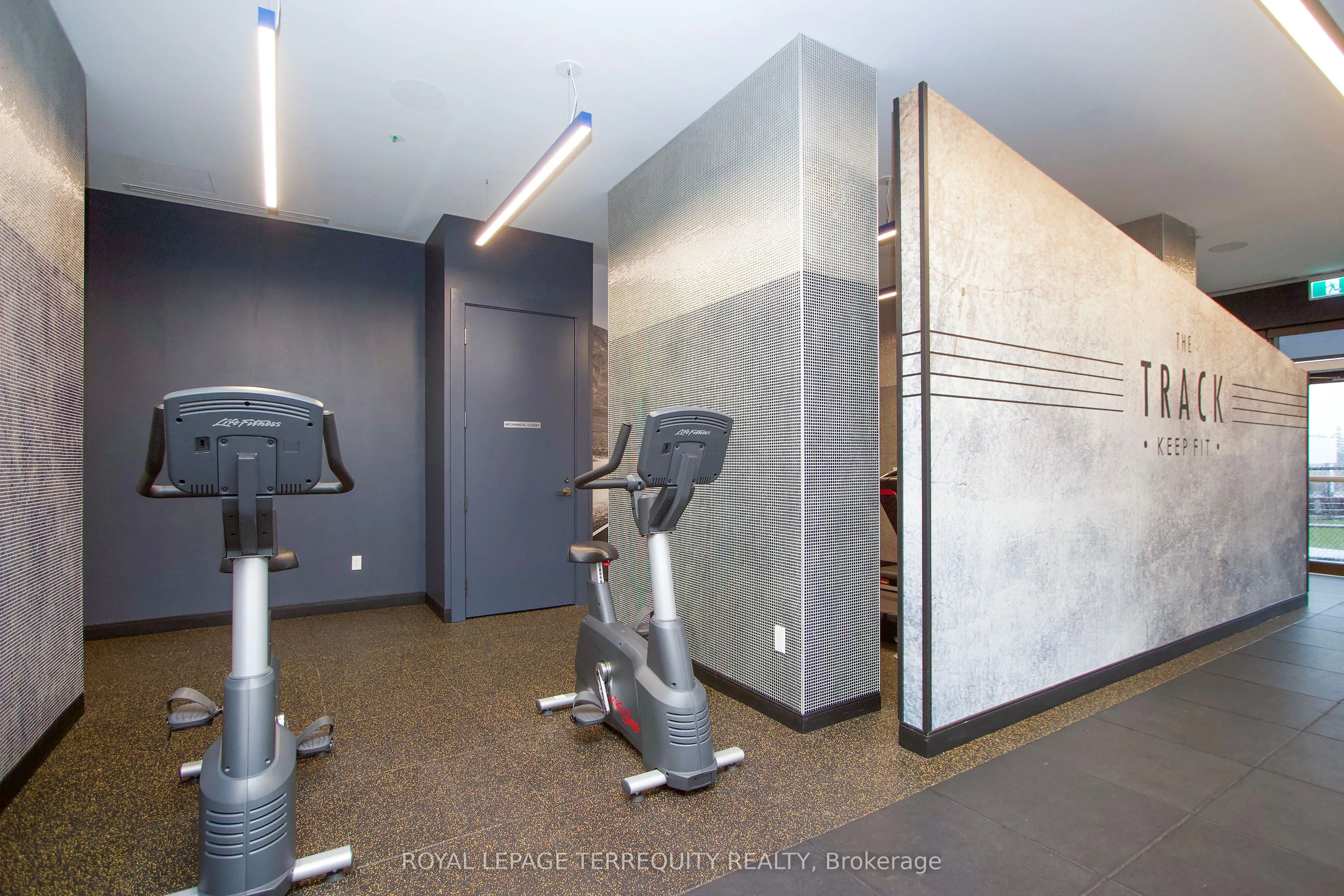 2550 Simcoe Street N #318