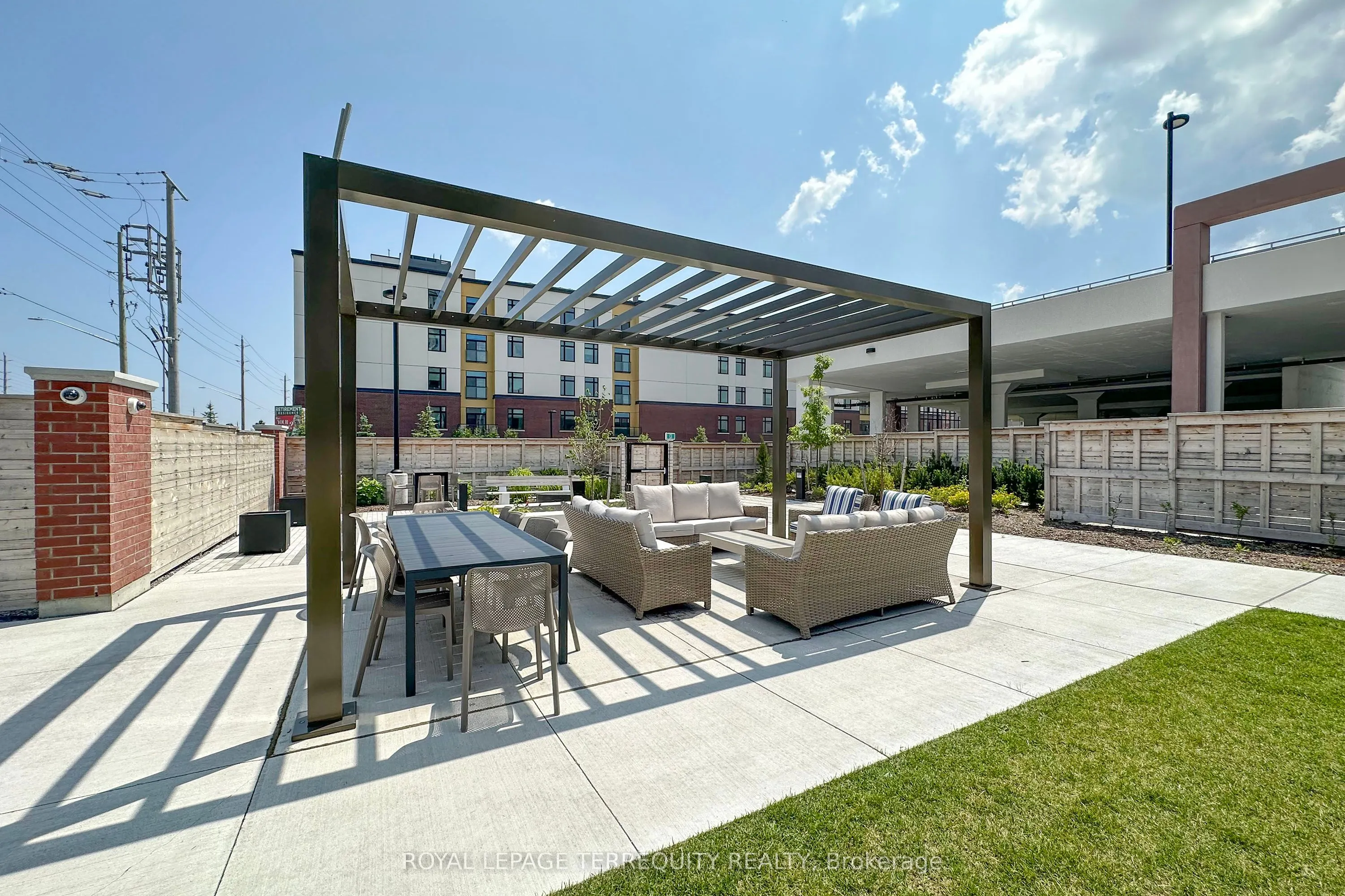 2550 Simcoe Street N #318