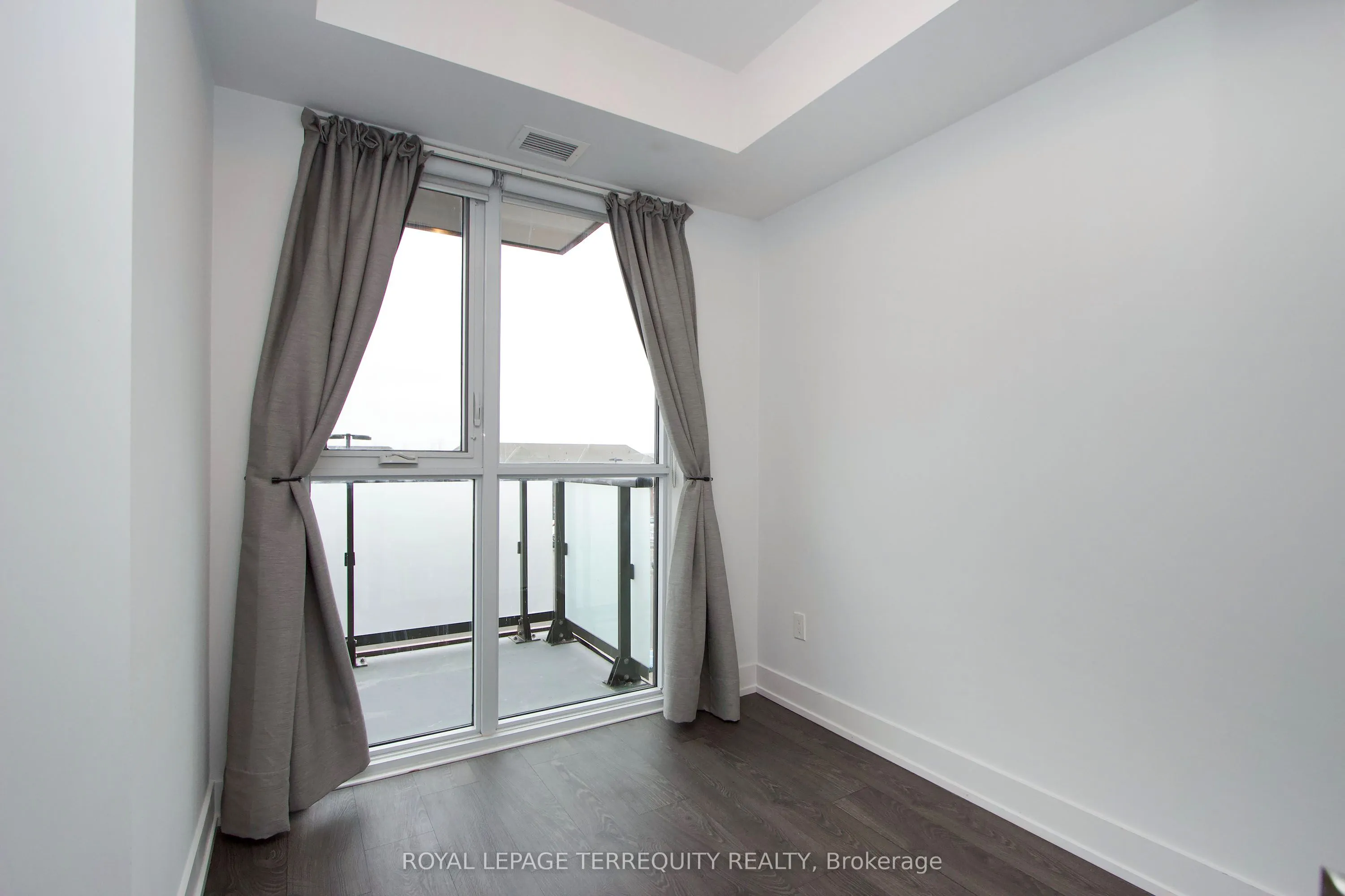 2550 Simcoe Street N #318