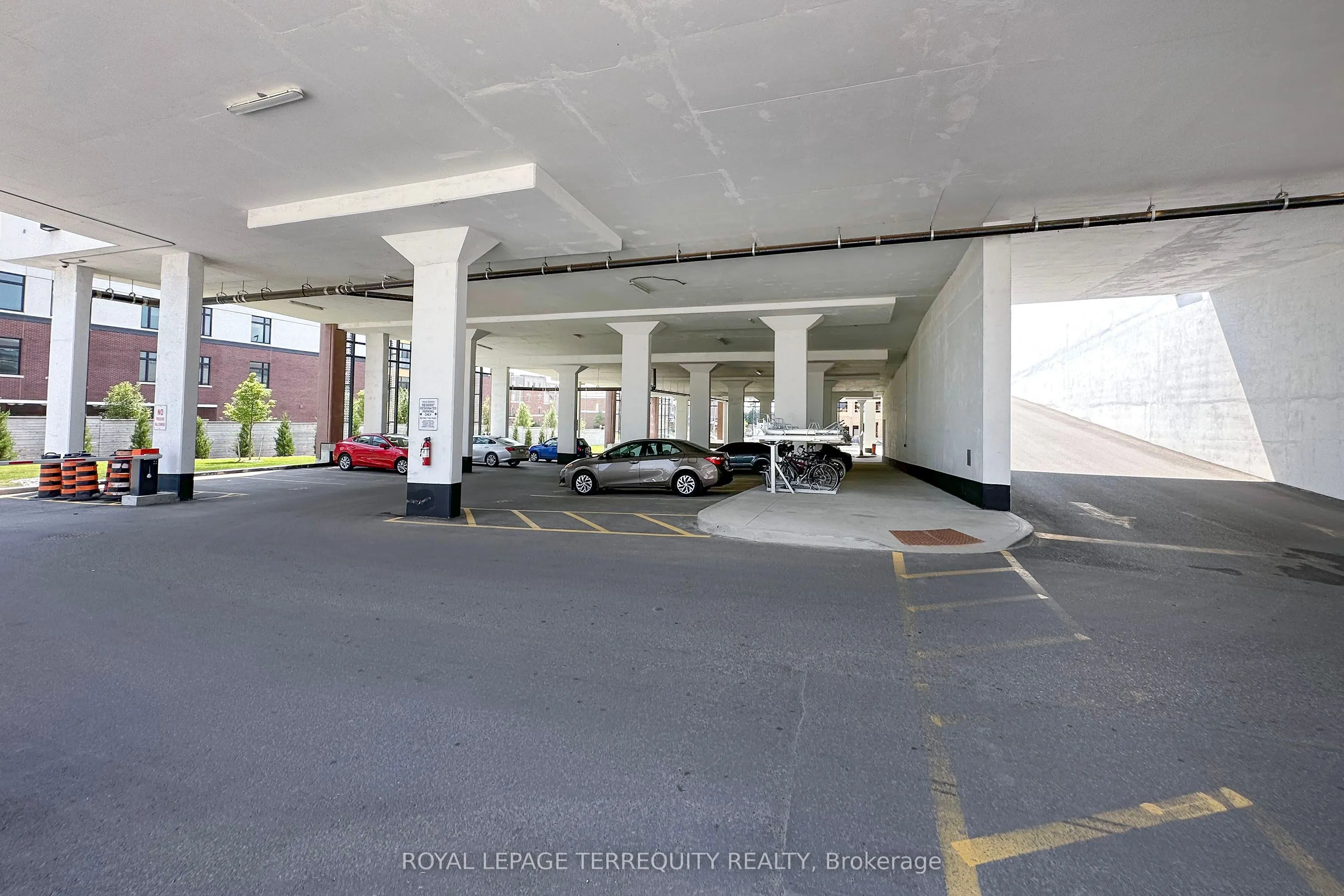 2550 Simcoe Street N #318