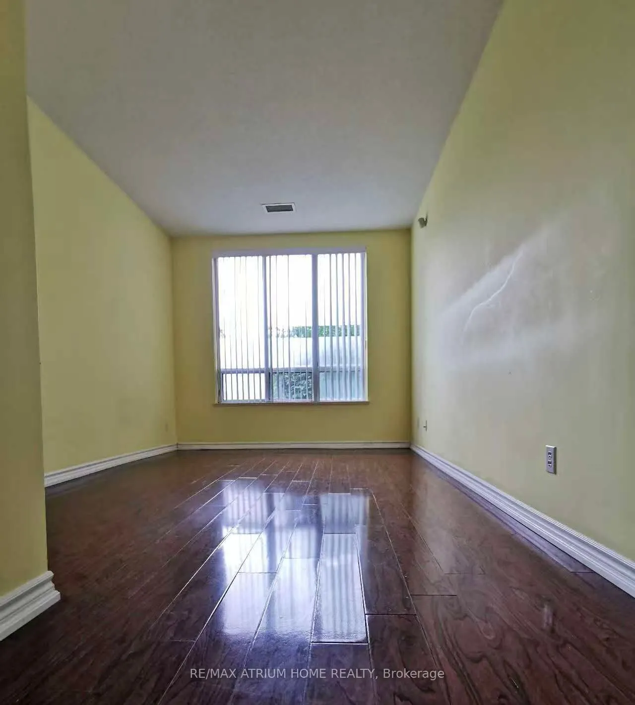 5039 Finch Avenue E, #109