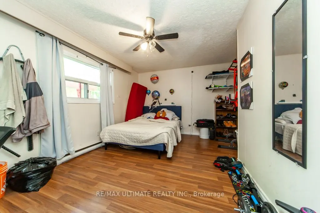 128 Elgin Street E