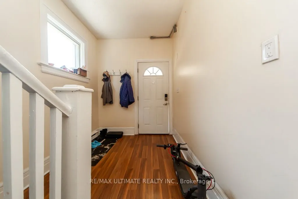 128 Elgin Street E