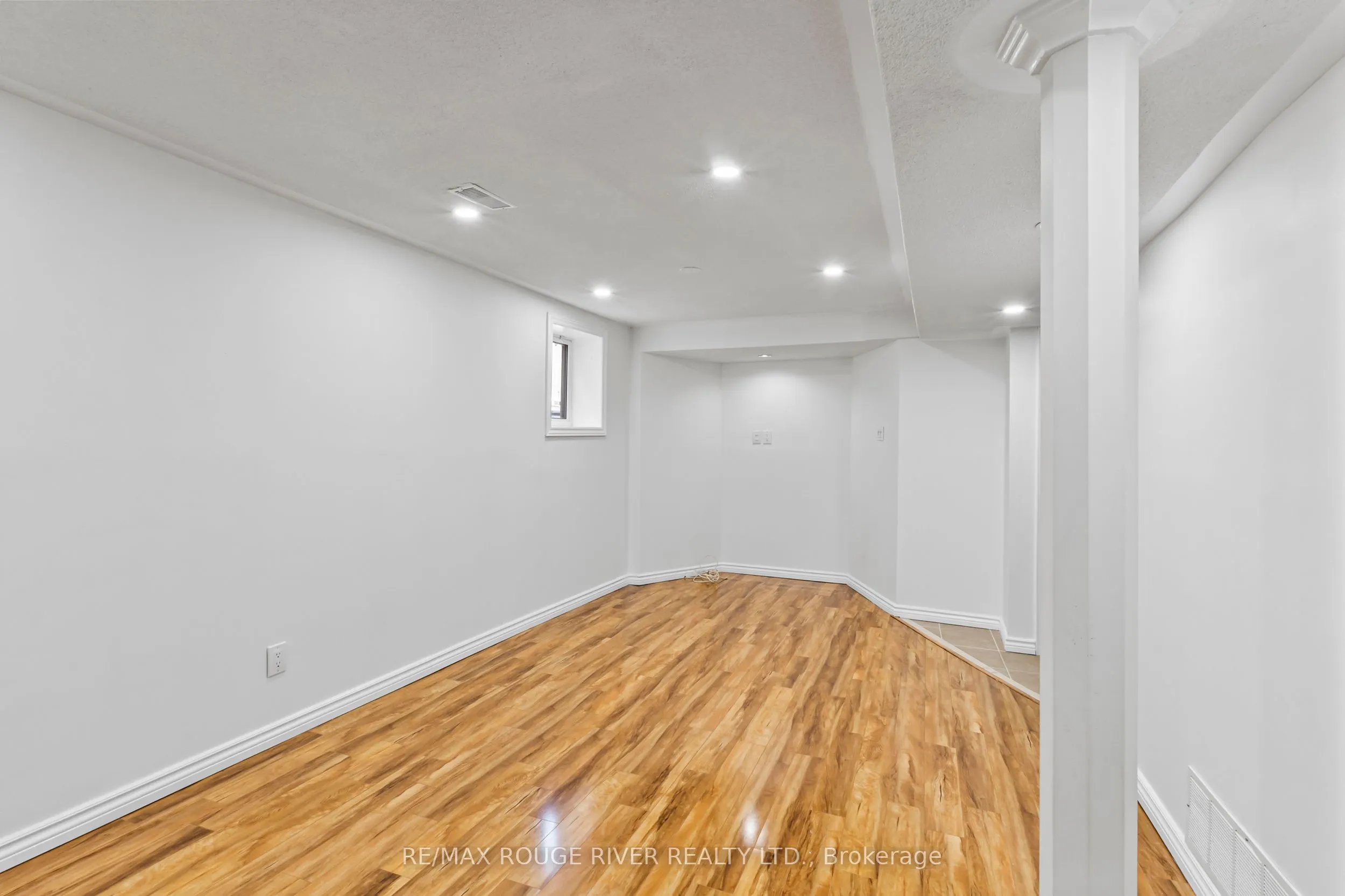 2292 Chapman Court