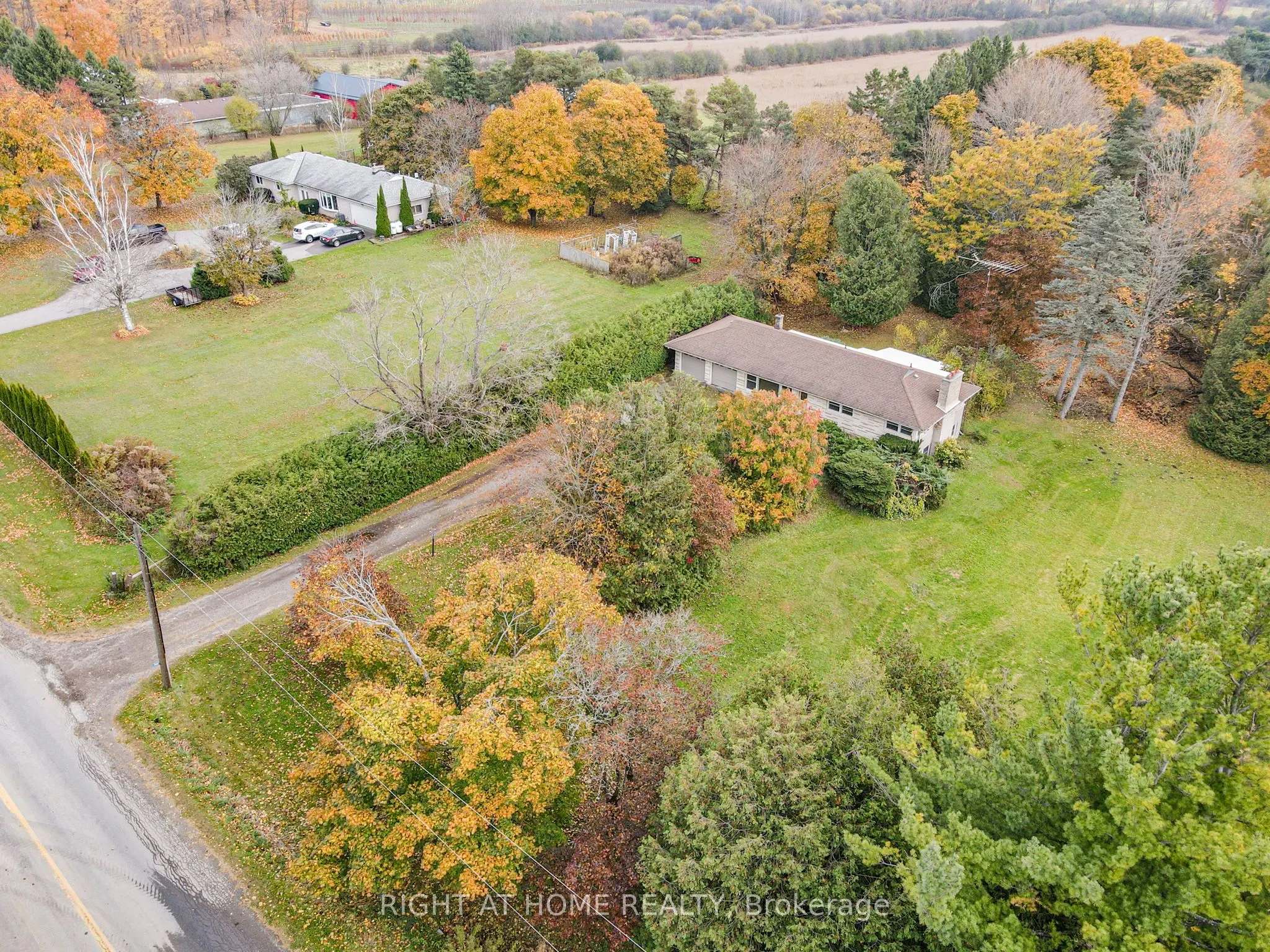 625 Townline Road W