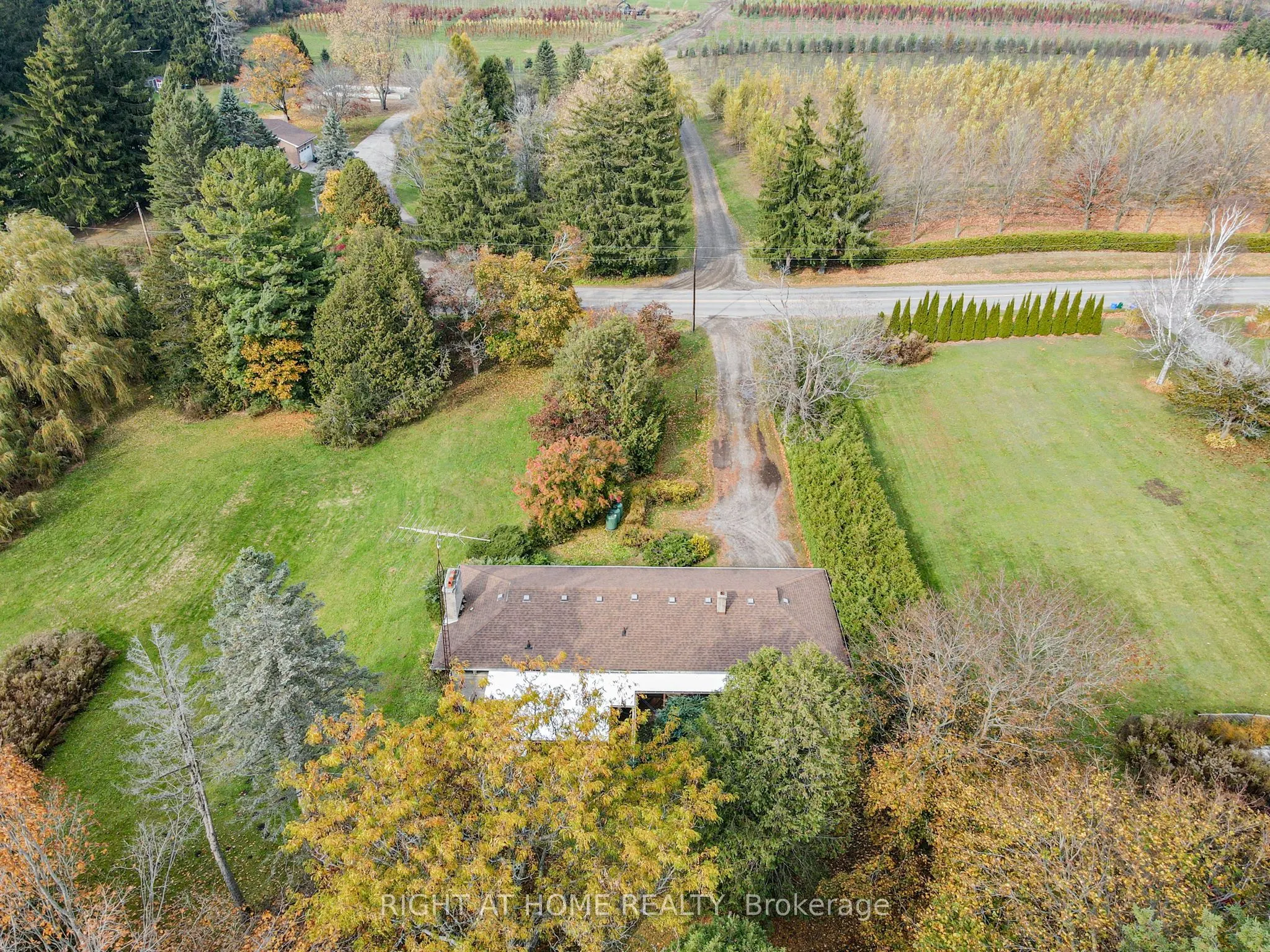 625 Townline Road W