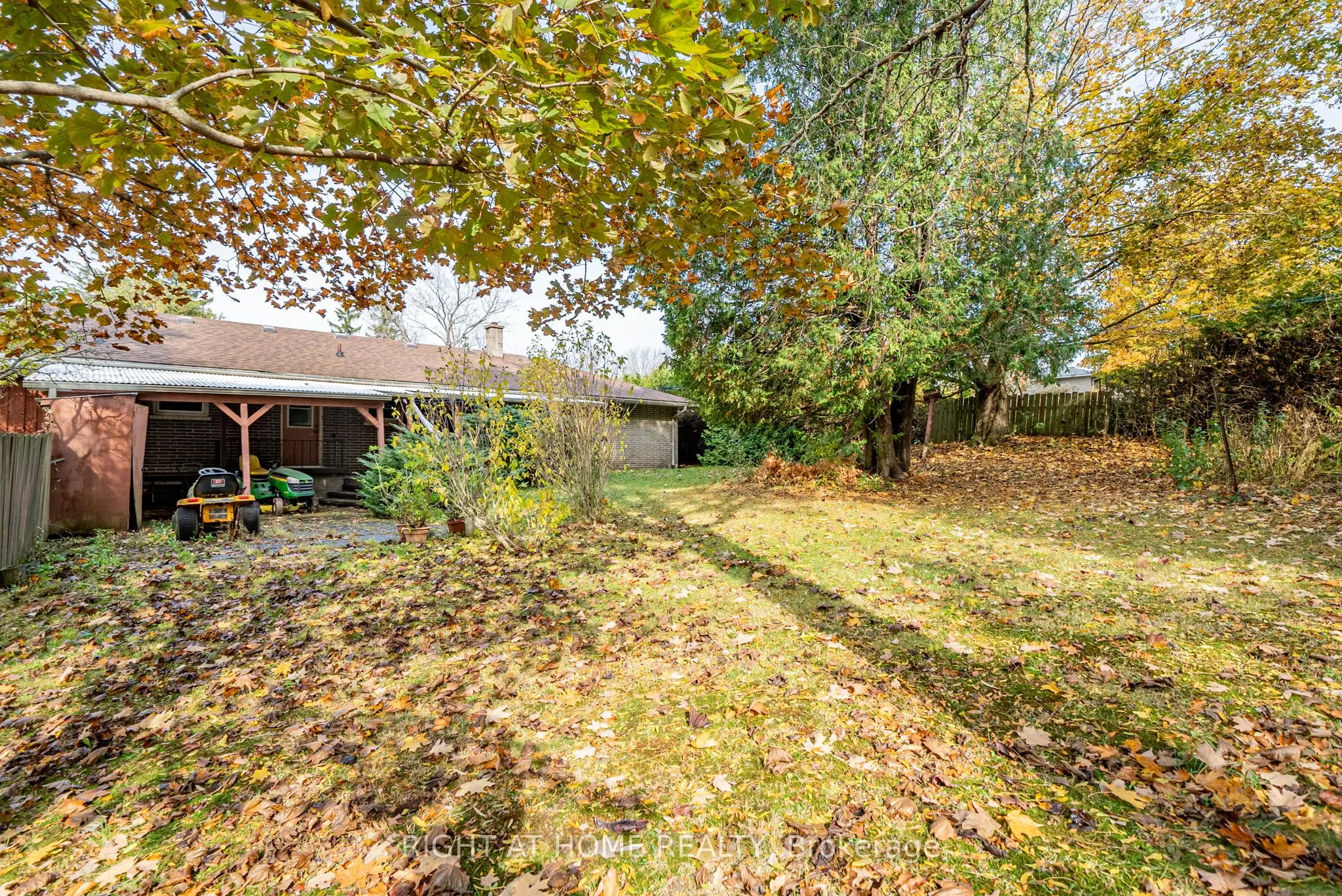 625 Townline Road W