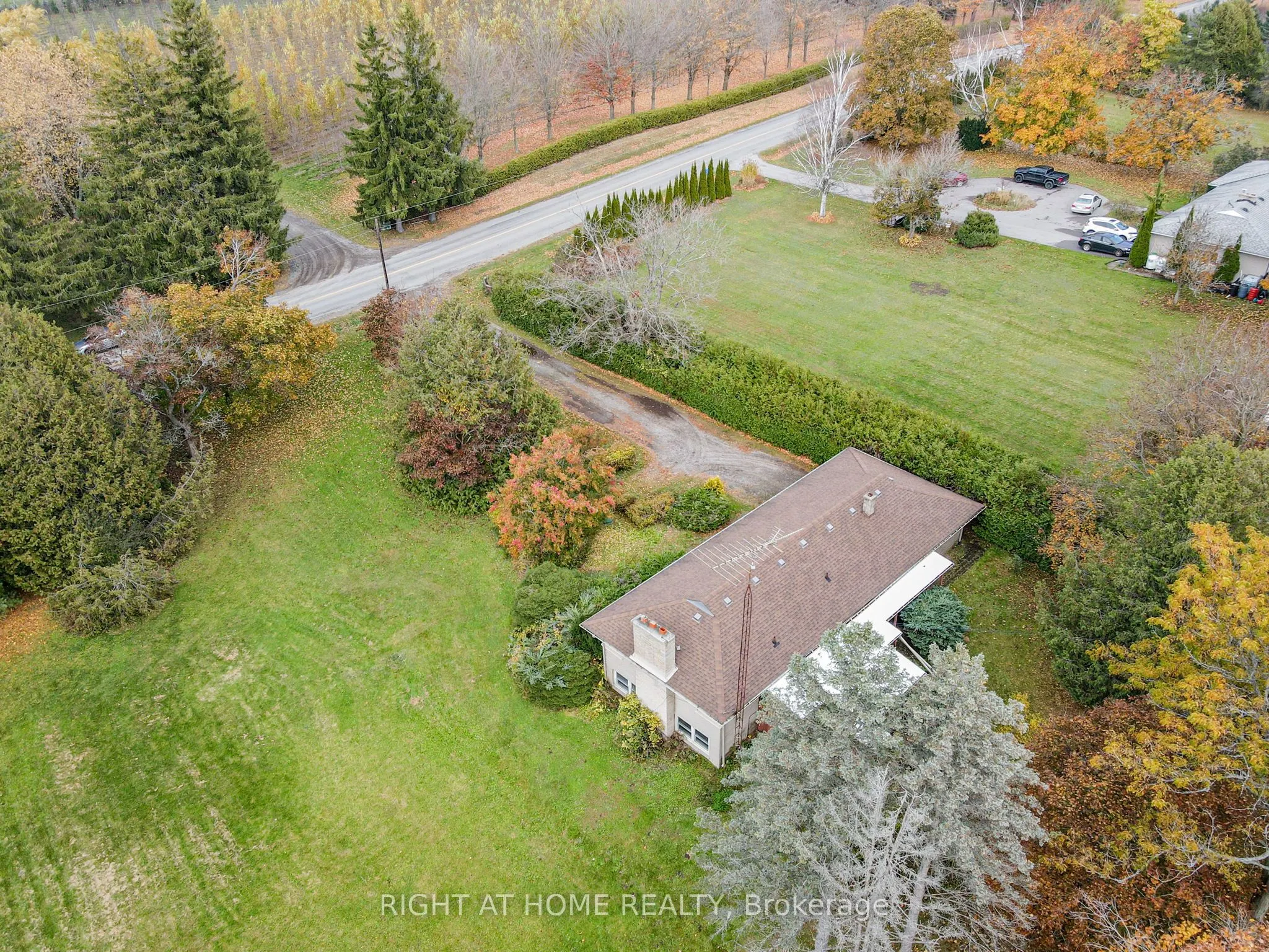 625 Townline Road W