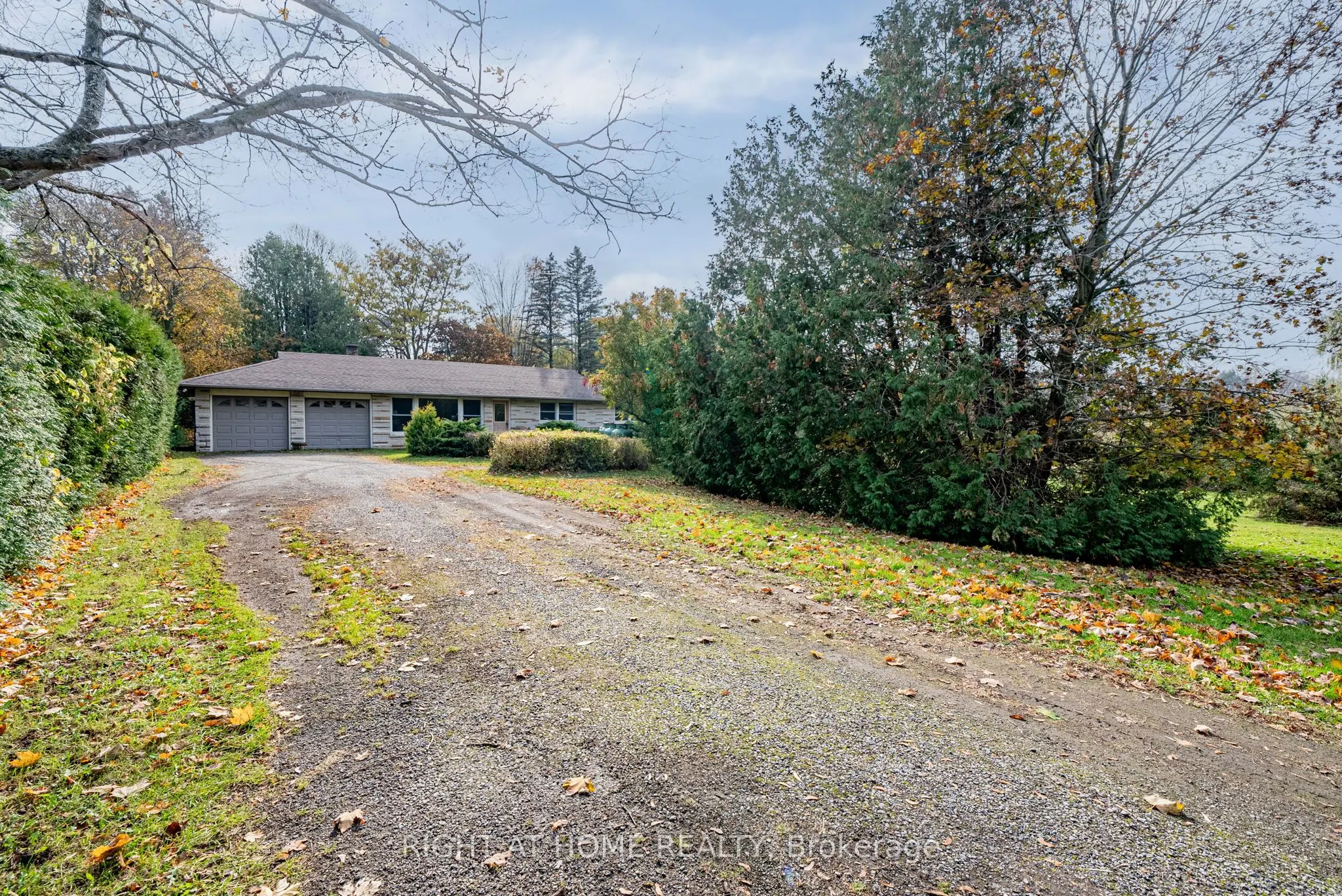 625 Townline Road W