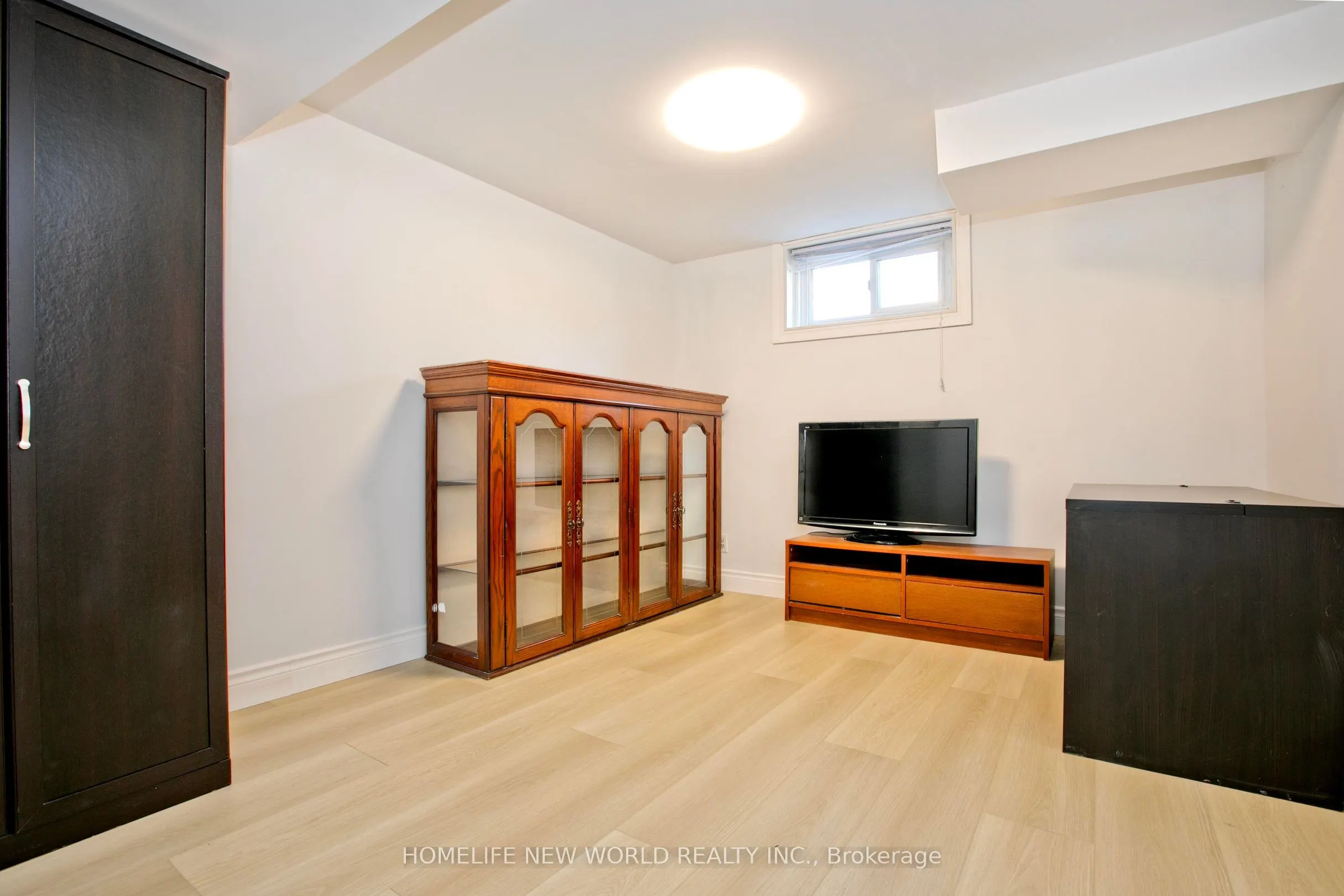 152 Eastmount Street