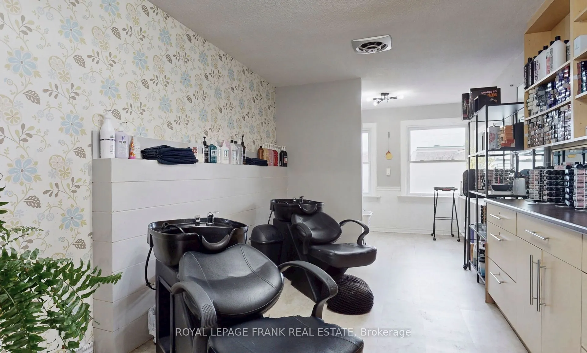 21 Beatrice Street W
