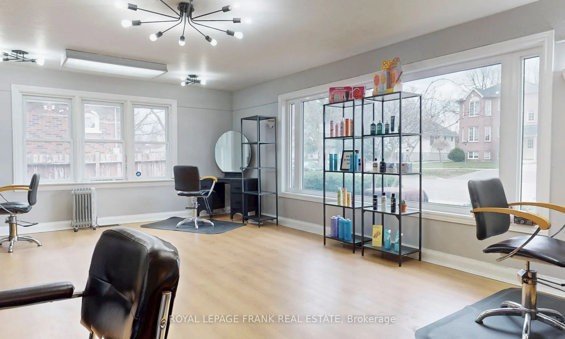 21 Beatrice Street W