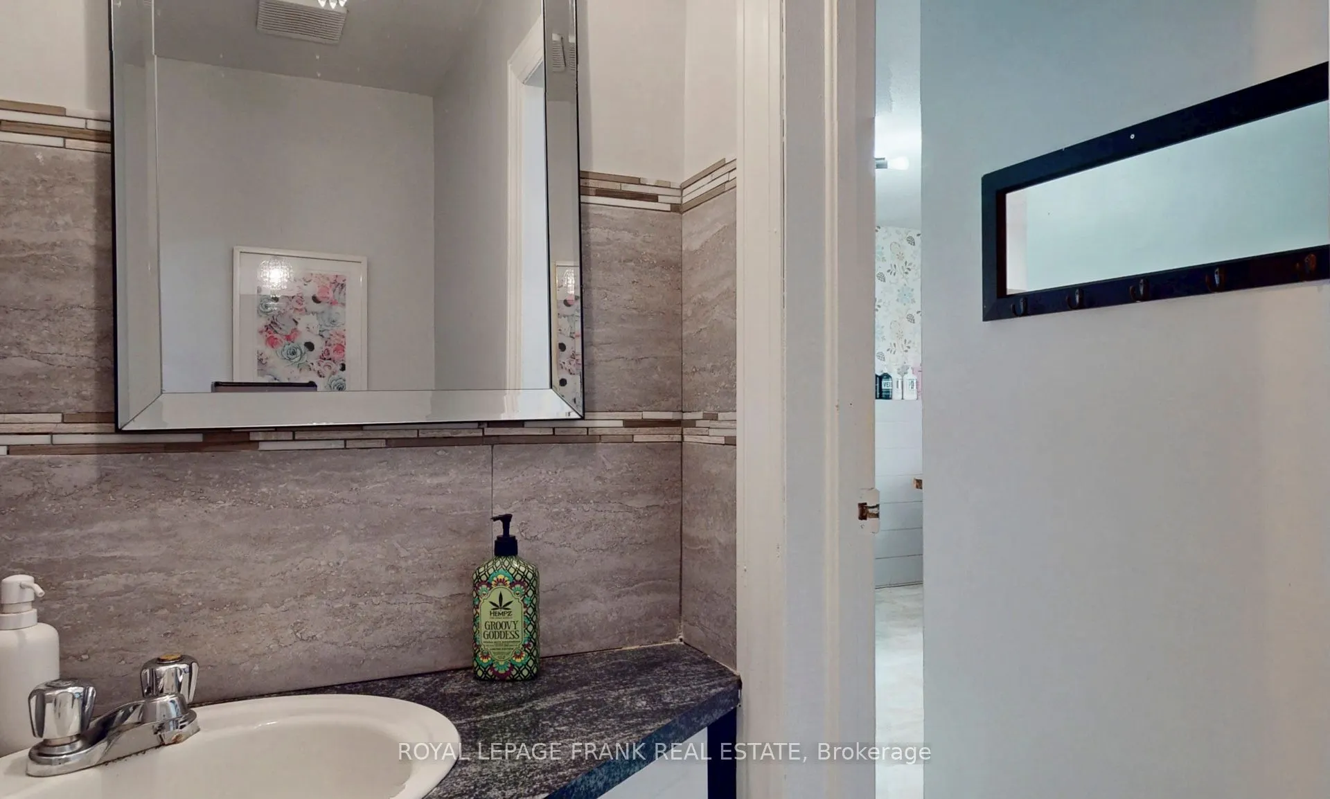 21 Beatrice Street W