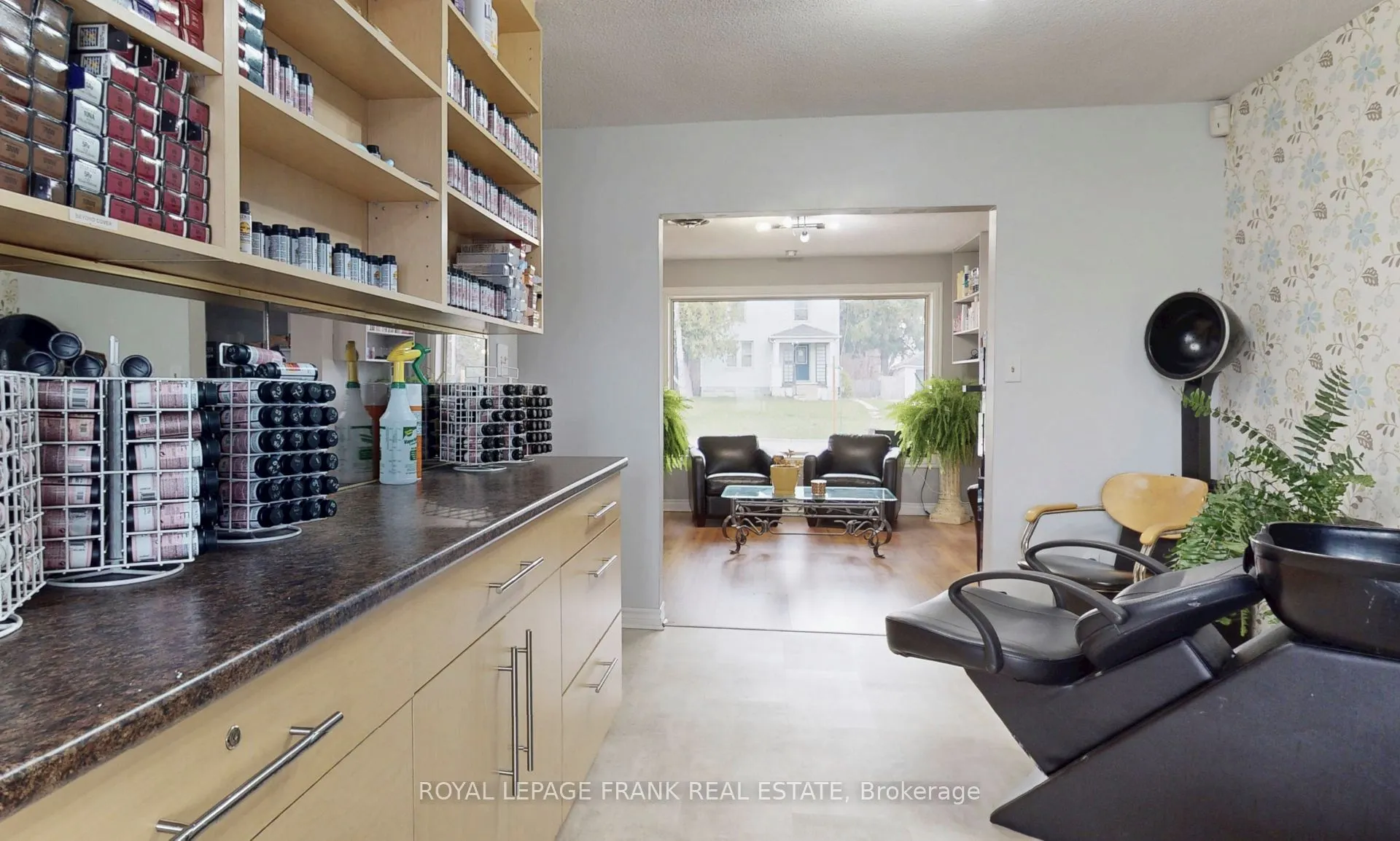 21 Beatrice Street W