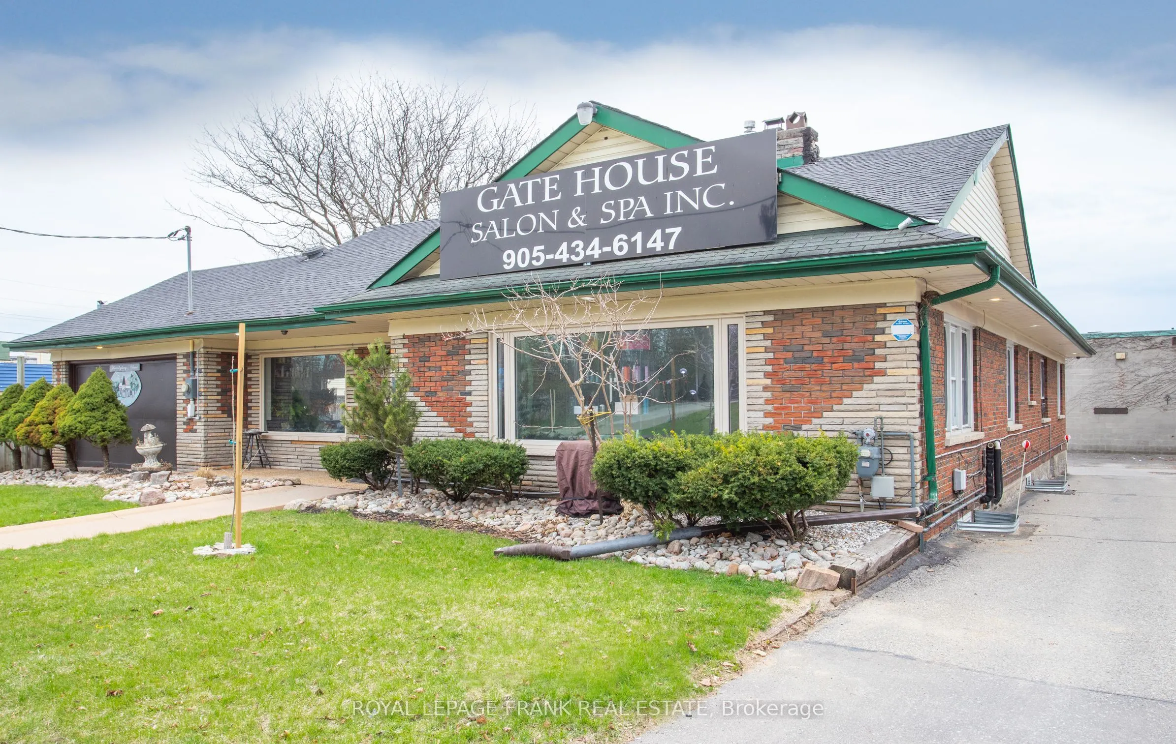 21 Beatrice Street W