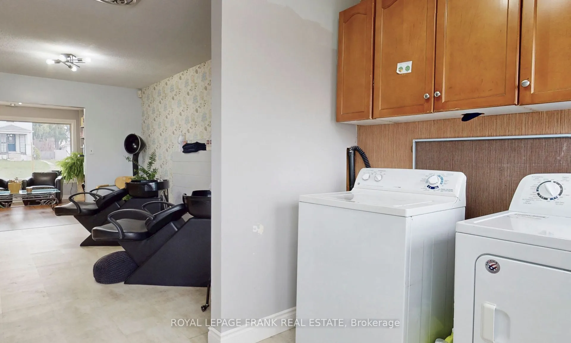 21 Beatrice Street W