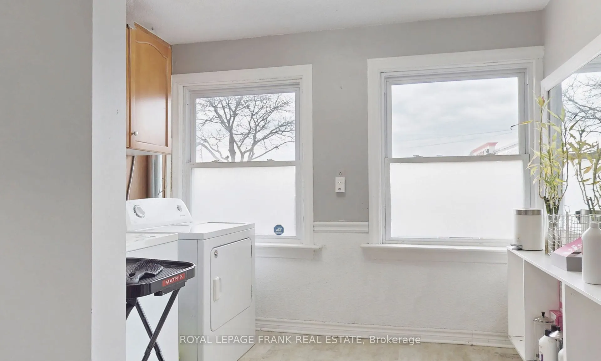 21 Beatrice Street W