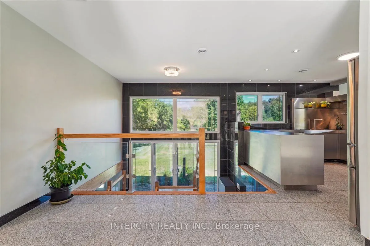 3505 Cochrane Street