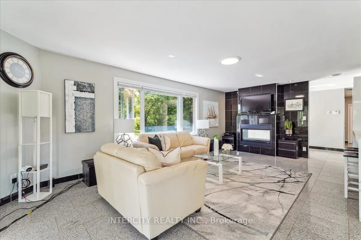 3505 Cochrane Street