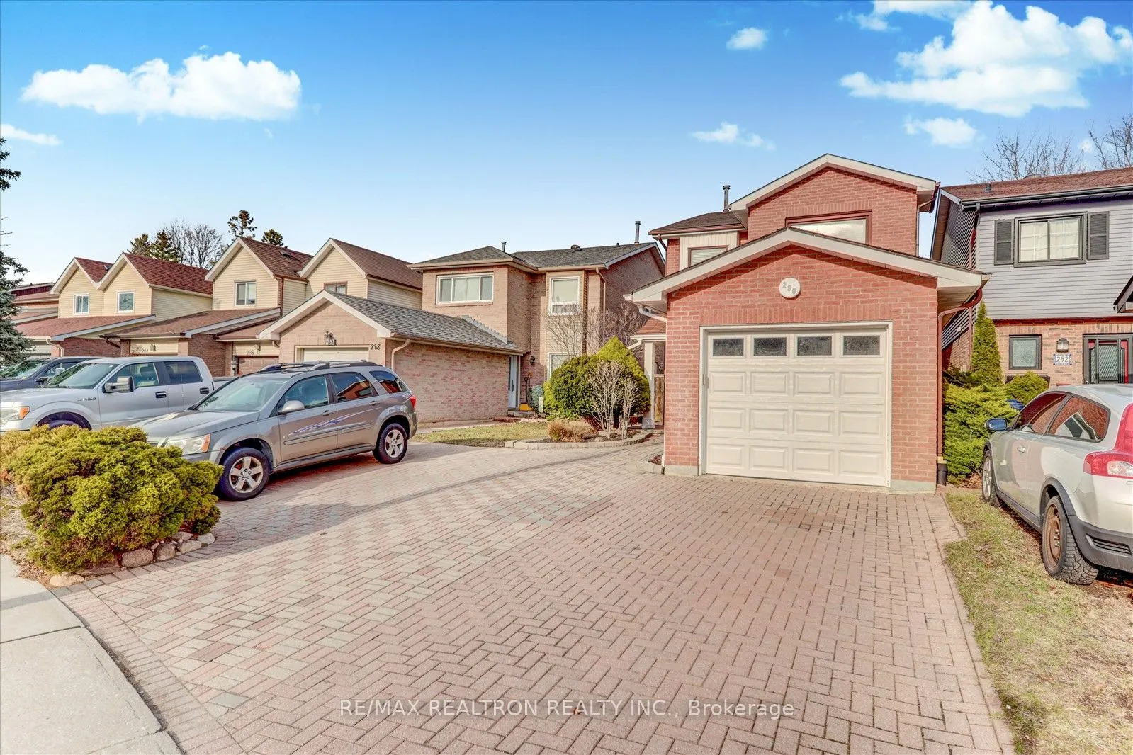290 Braymore Boulevard