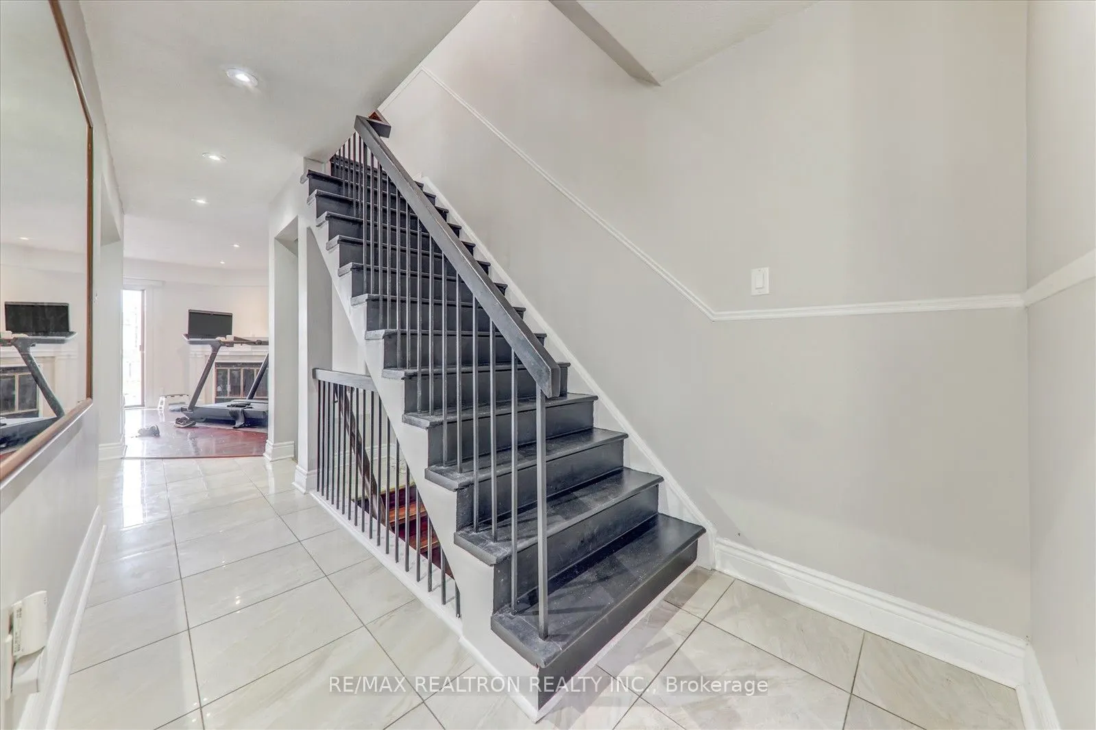 290 Braymore Boulevard