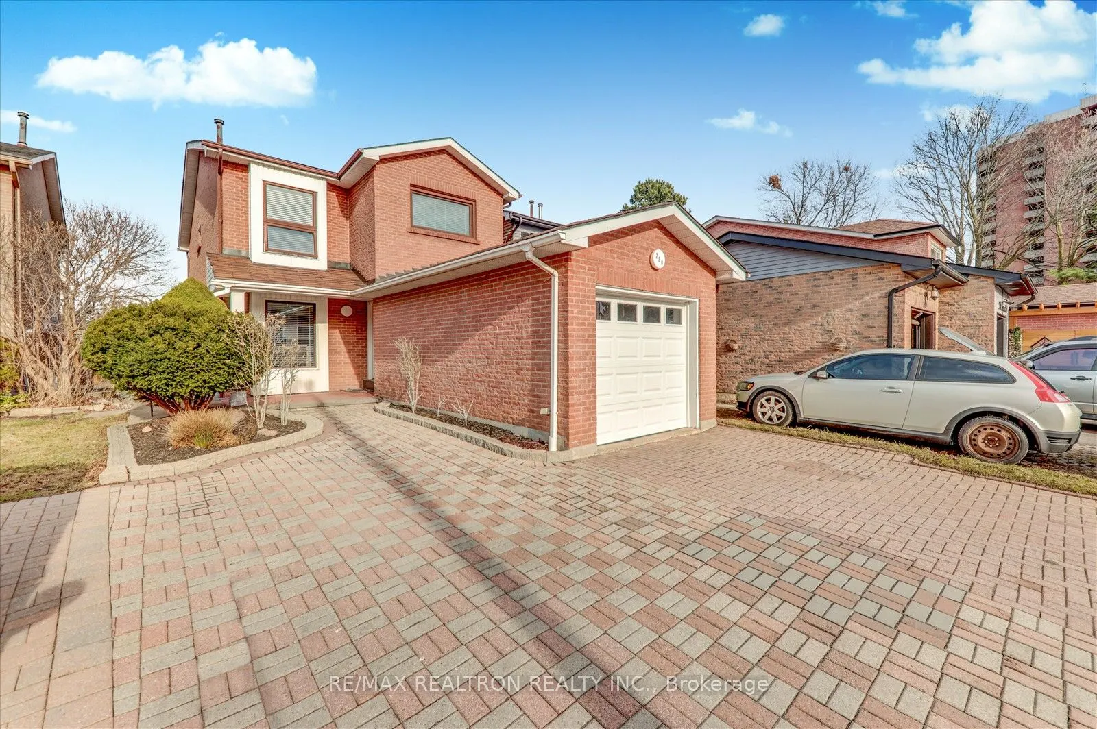 290 Braymore Boulevard