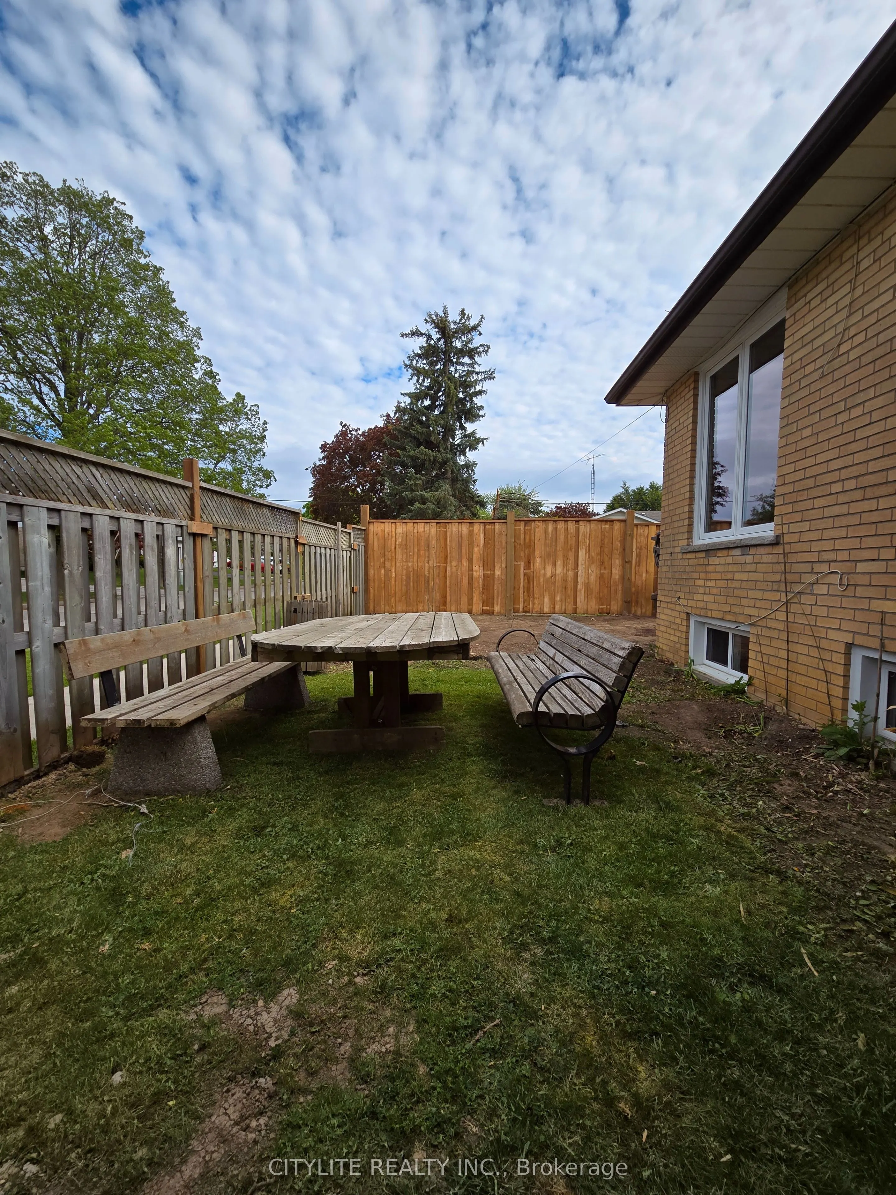 2 Emmeline Crescent
