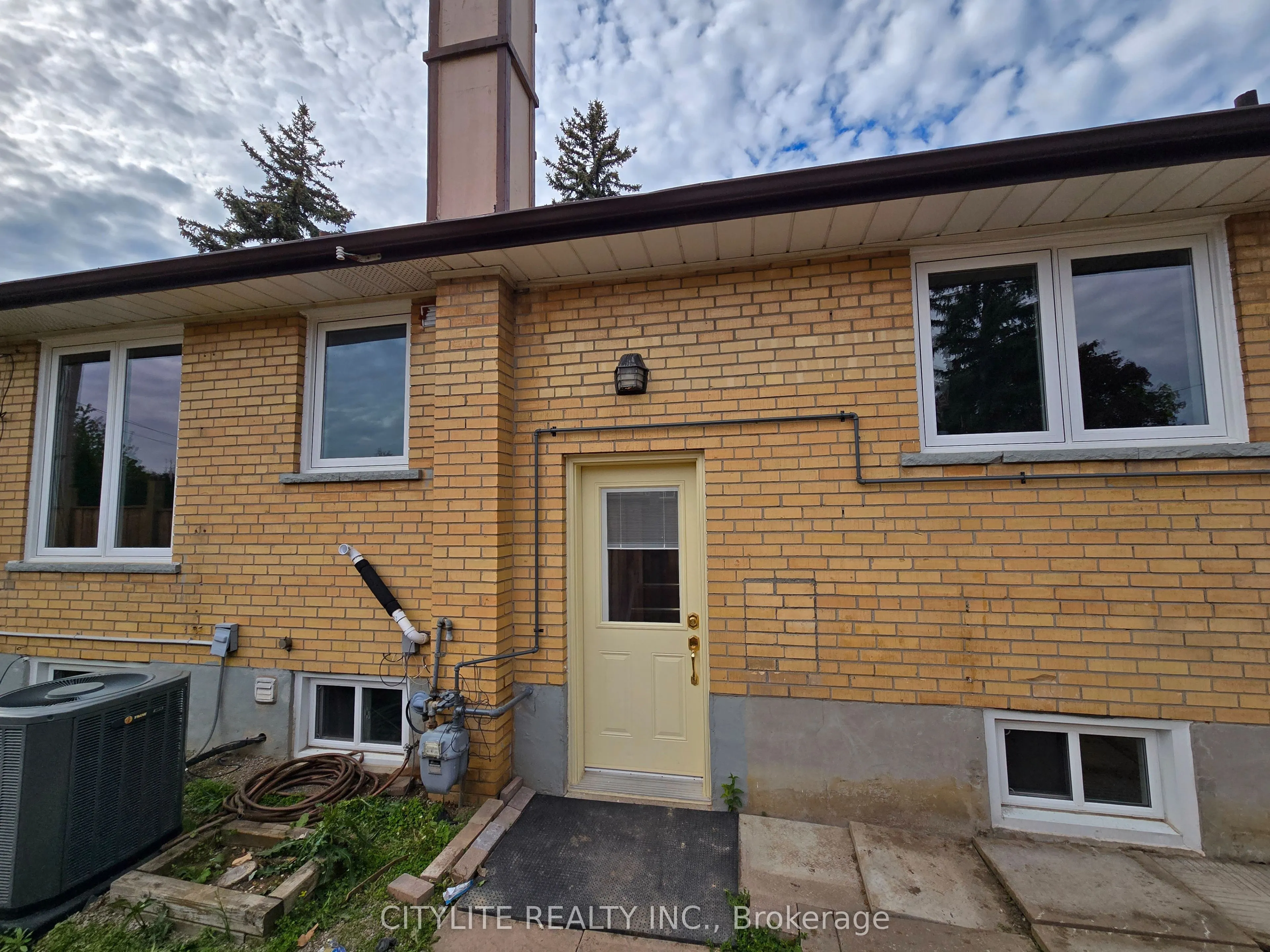 2 Emmeline Crescent