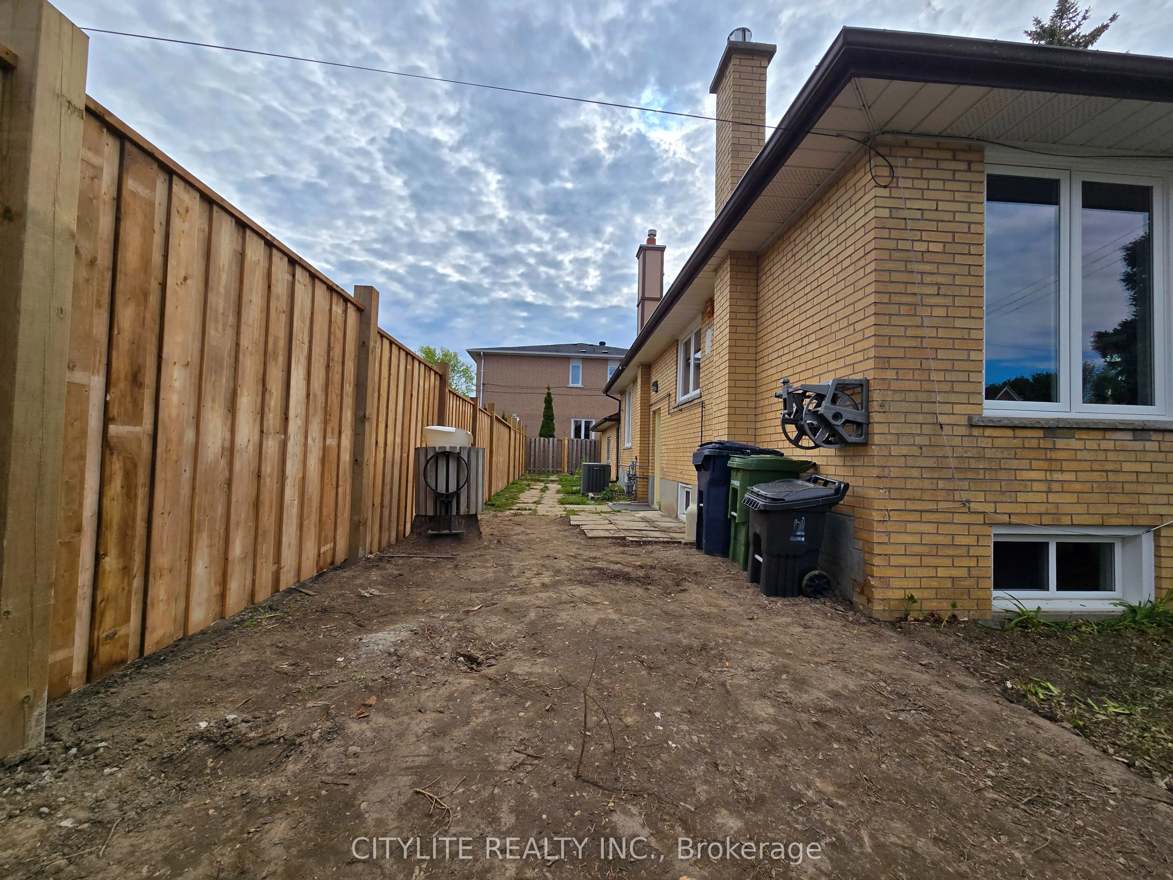 2 Emmeline Crescent
